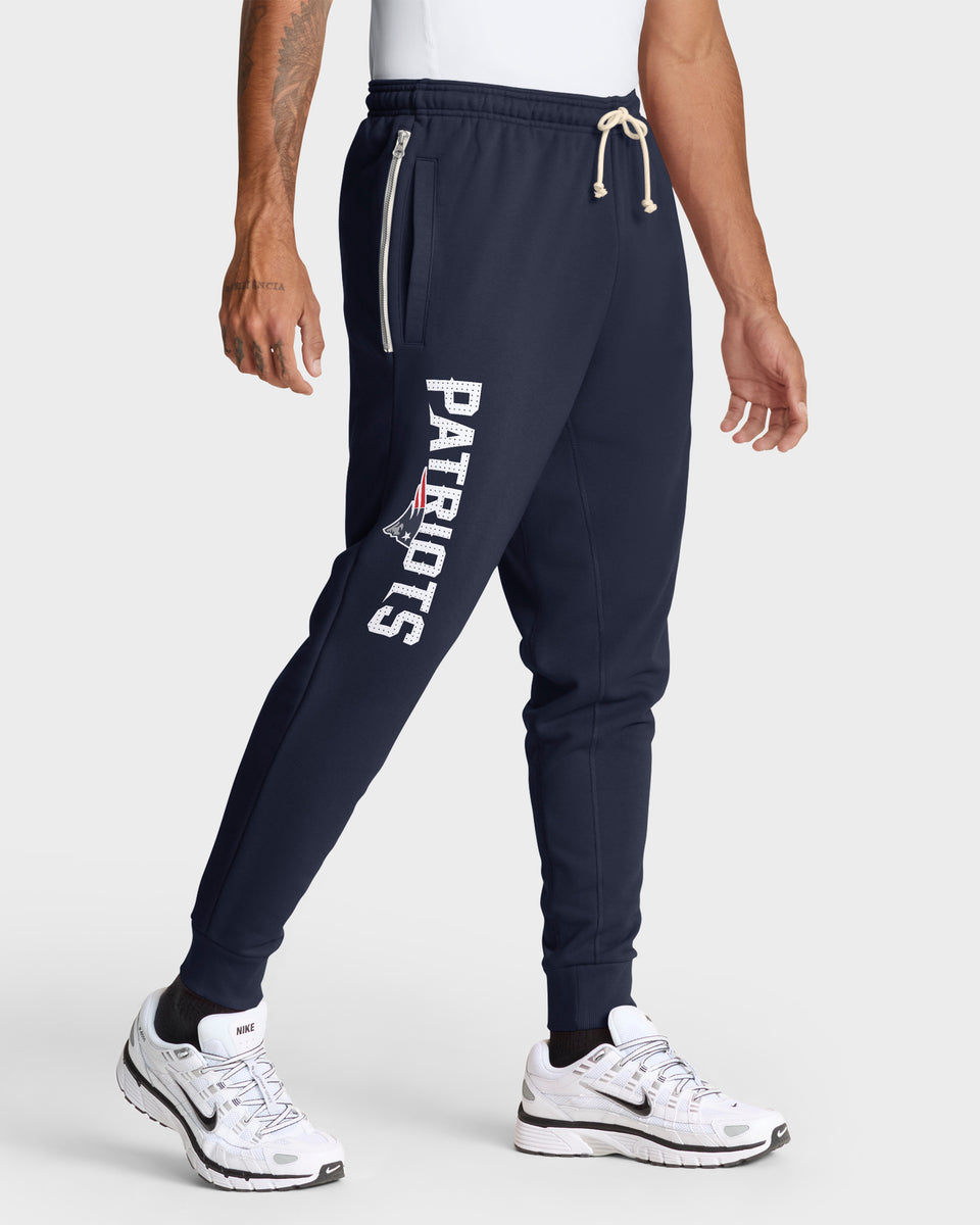 New England Patriots 2025 NFL Sideline Nike Standard Issue Sweatpants Jogginghose Navy