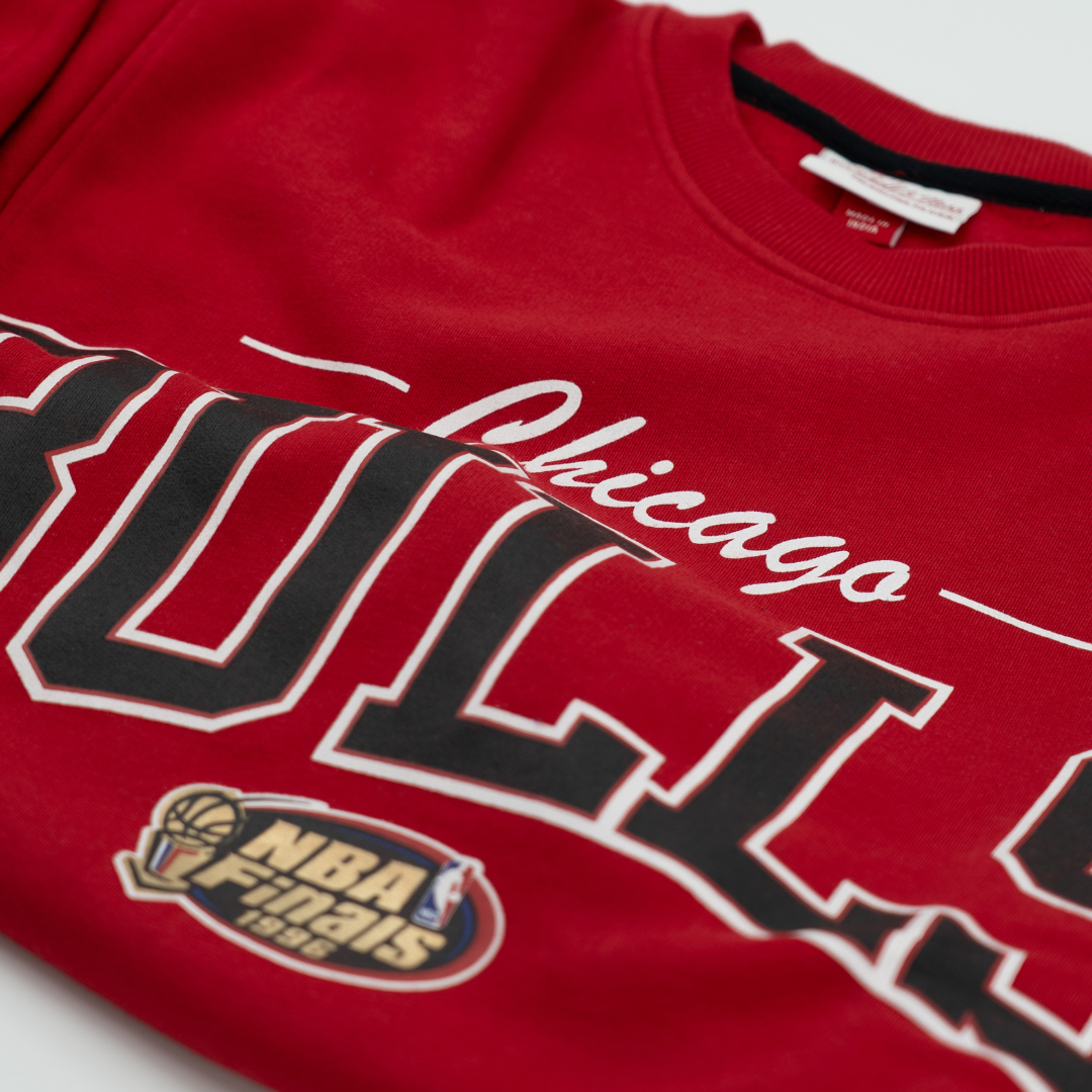 Chicago Bulls Mitchell & Ness There and Back Fleece NBA Crewneck Sweatshirt Rot - STADIUMDREAMS