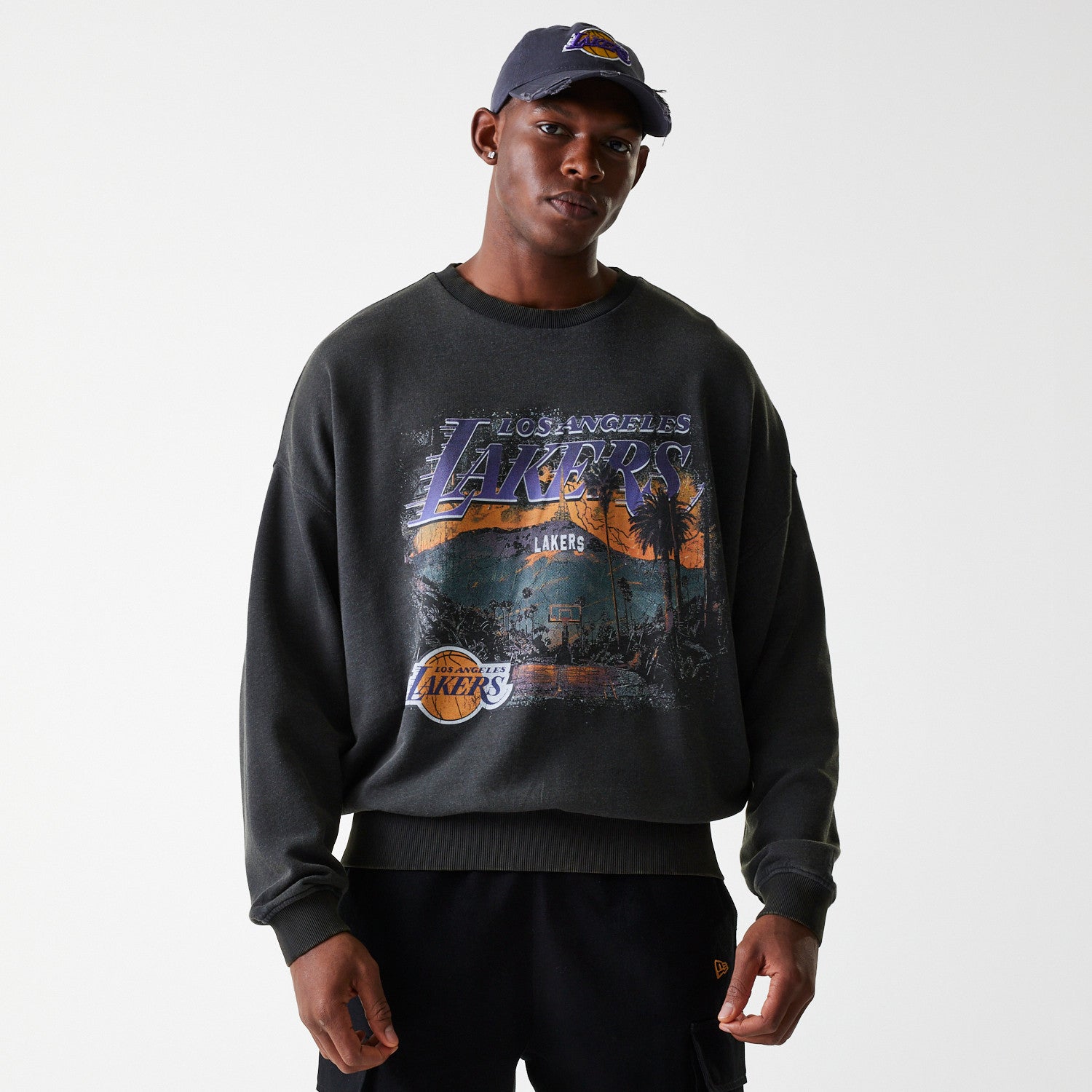 Los Angeles Lakers New Era Oversized Retro Print NBA Crewneck Sweatshirt Grau