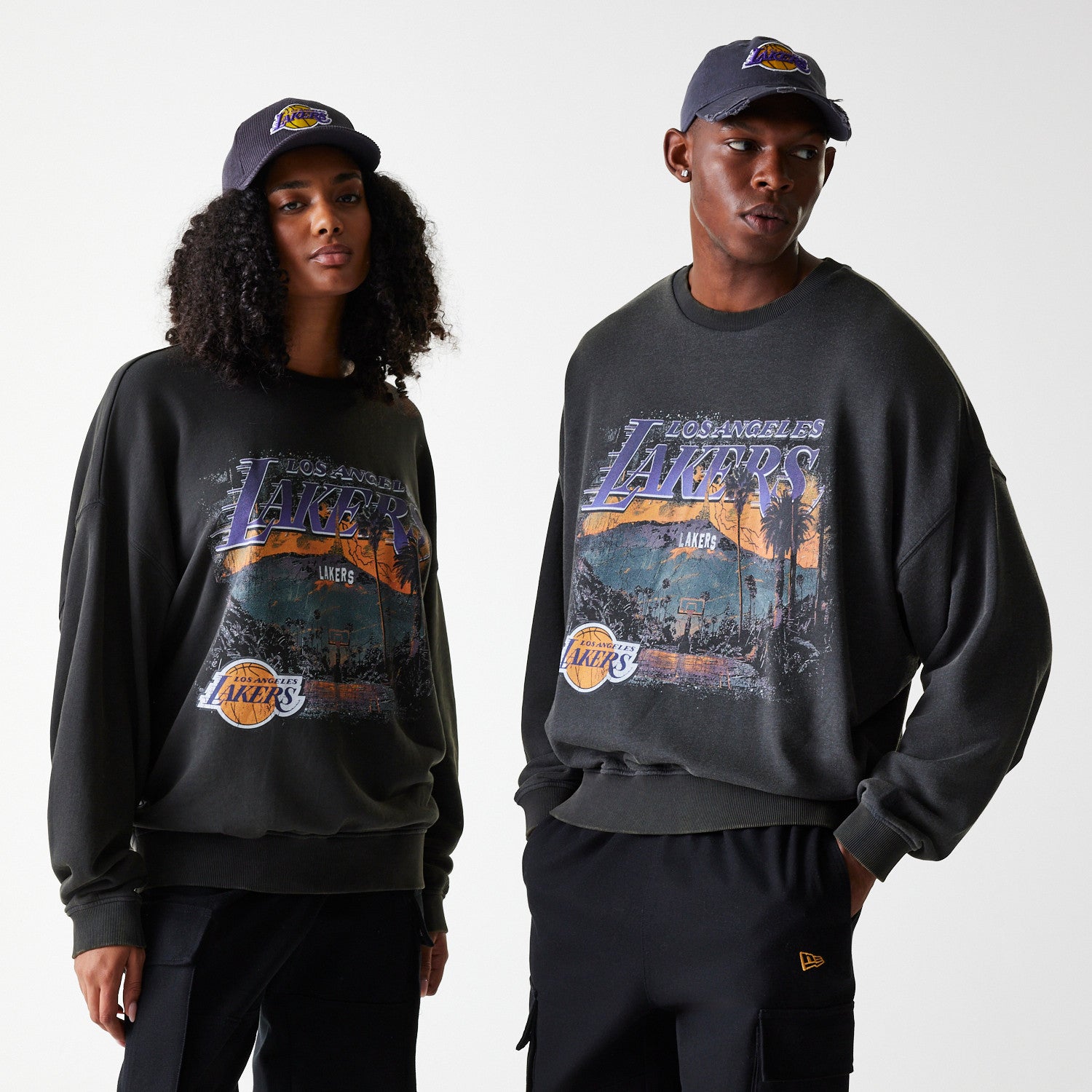 Los Angeles Lakers New Era Oversized Retro Print NBA Crewneck Sweatshirt Grau