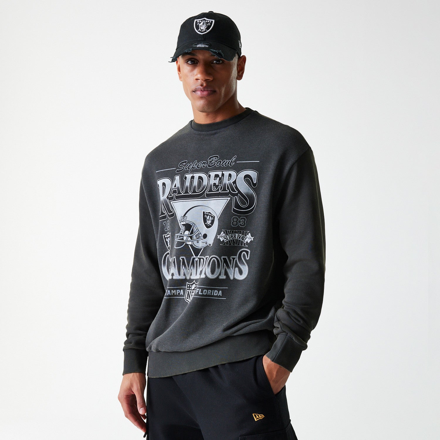 Las Vegas Raiders New Era Oversized Super Bowl Retro Graphic NFL Crewneck Sweatshirt Grau