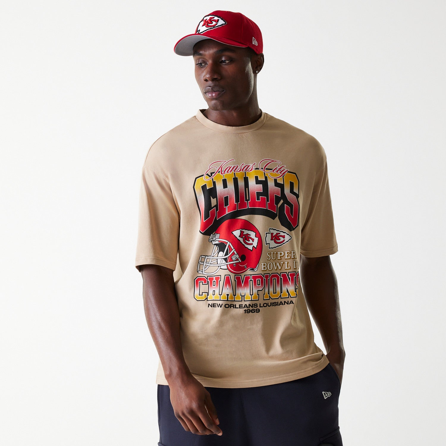 Kansas City Chiefs New Era Oversized Super Bowl Retro Graphic NFL T-Shirt Beige - STADIUMDREAMS