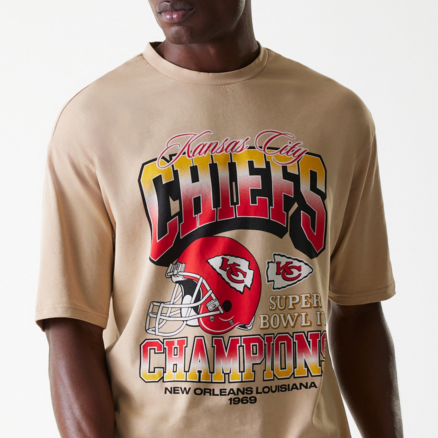 Kansas City Chiefs New Era Oversized Super Bowl Retro Graphic NFL T-Shirt Beige - STADIUMDREAMS