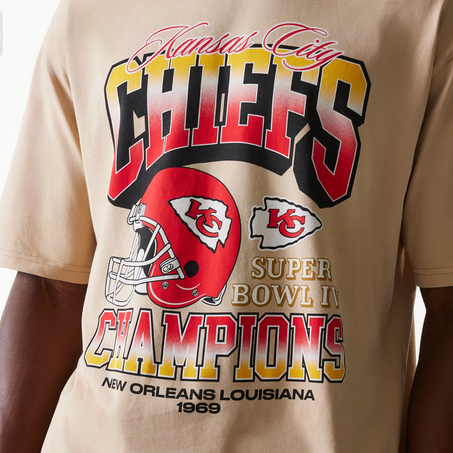 Kansas City Chiefs New Era Oversized Super Bowl Retro Graphic NFL T-Shirt Beige - STADIUMDREAMS