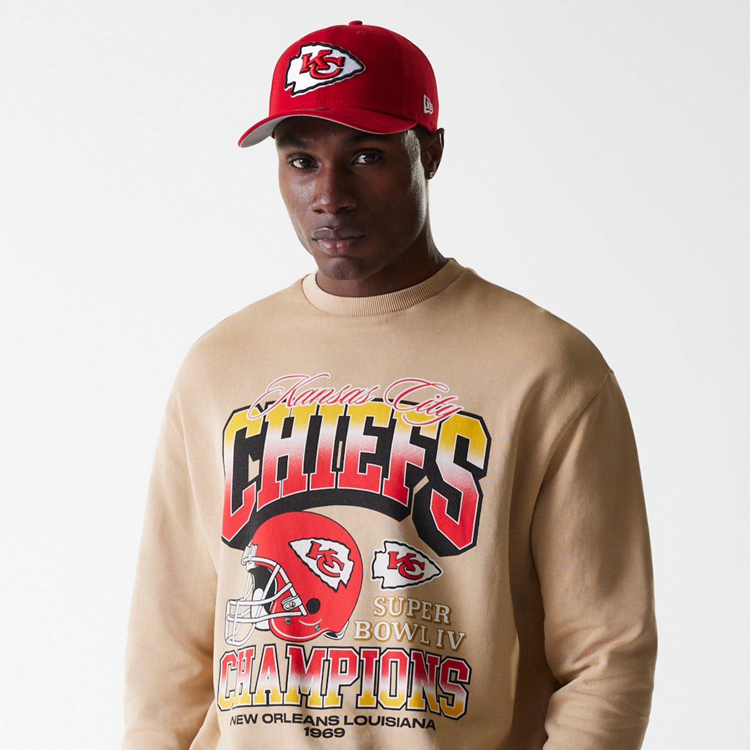 Kansas City Chiefs New Era Oversized Super Bowl Retro Graphic NFL Crewneck Sweatshirt Beige