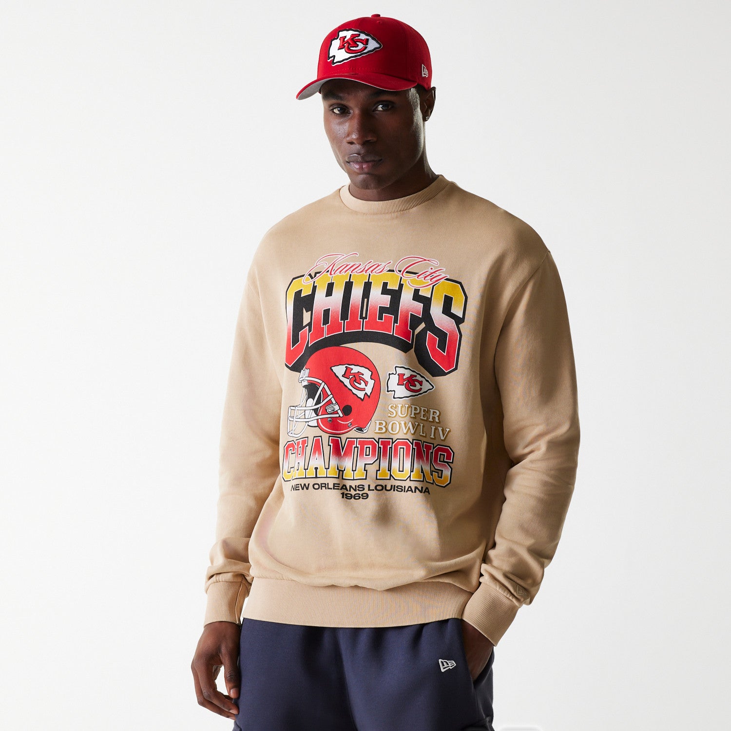 Kansas City Chiefs New Era Oversized Super Bowl Retro Graphic NFL Crewneck Sweatshirt Beige