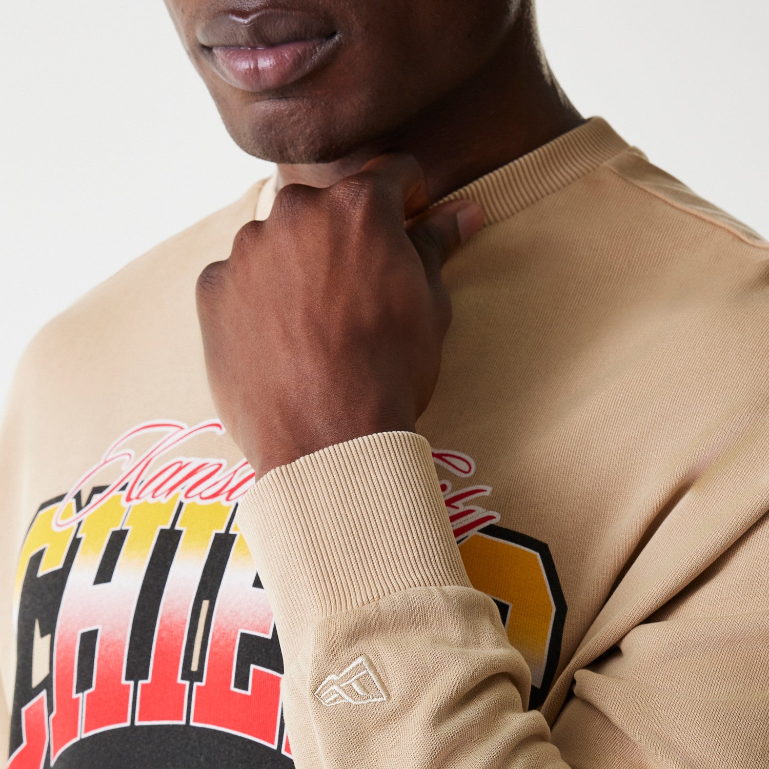 Kansas City Chiefs New Era Oversized Super Bowl Retro Graphic NFL Crewneck Sweatshirt Beige