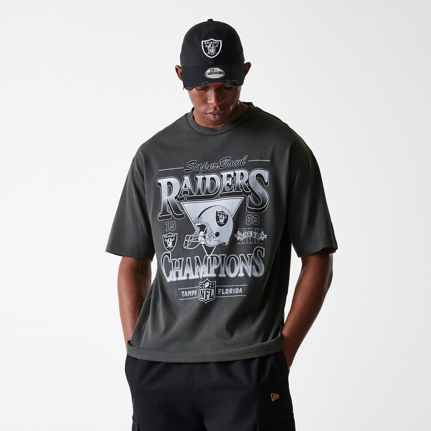 Las Vegas Raiders New Era Oversized Super Bowl Retro Graphic NFL T-Shirt Grau - STADIUMDREAMS