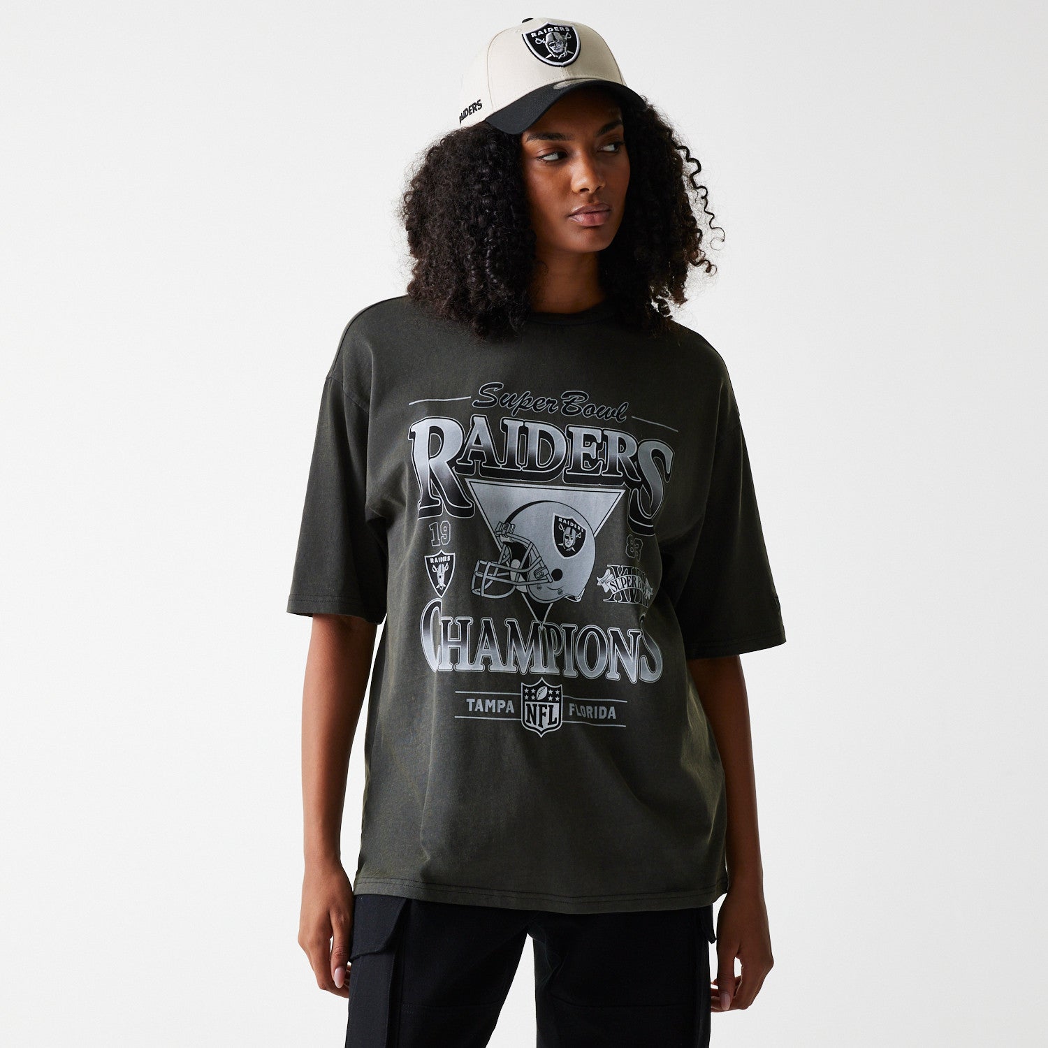 Las Vegas Raiders New Era Oversized Super Bowl Retro Graphic NFL T-Shirt Grau - STADIUMDREAMS