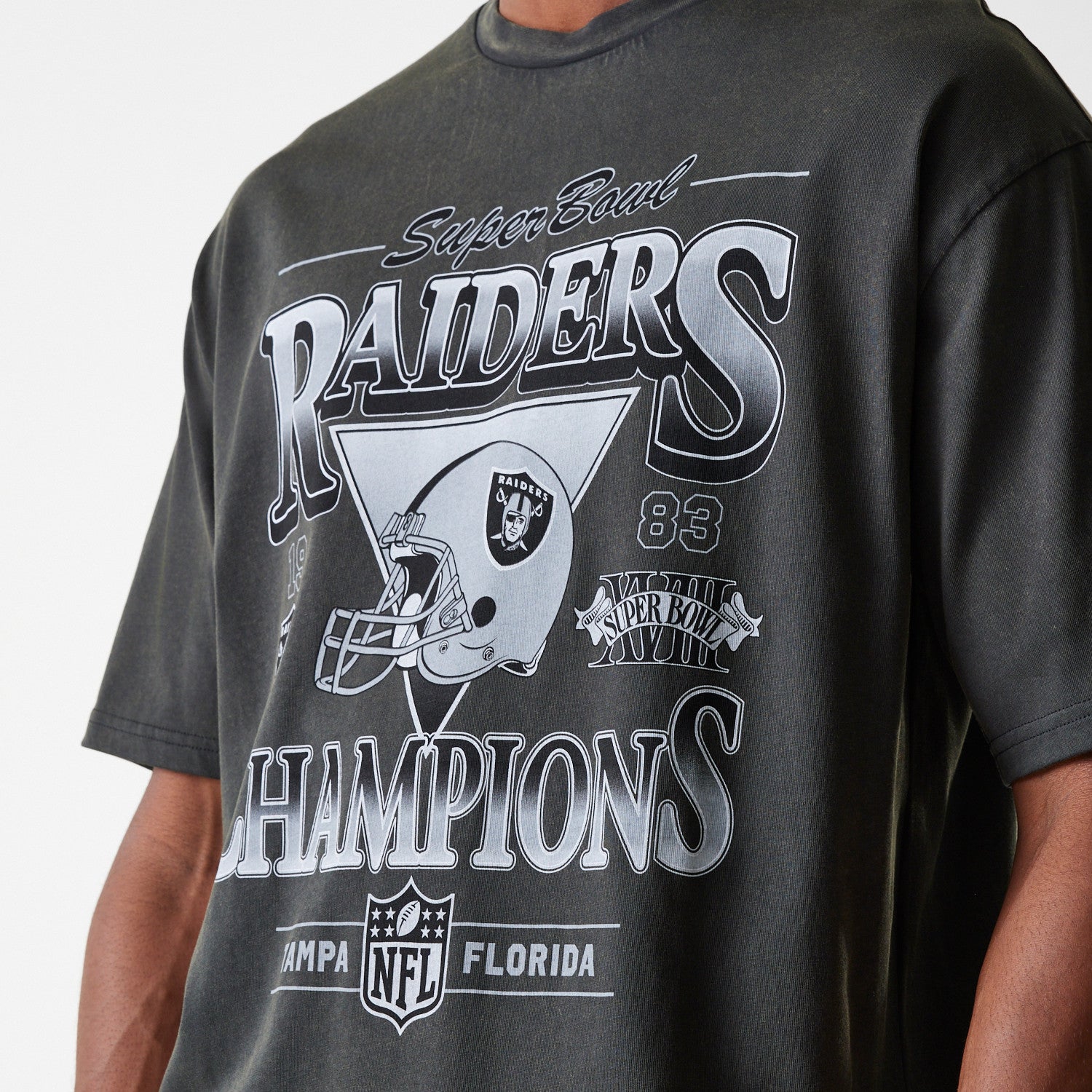 Las Vegas Raiders New Era Oversized Super Bowl Retro Graphic NFL T-Shirt Grau - STADIUMDREAMS