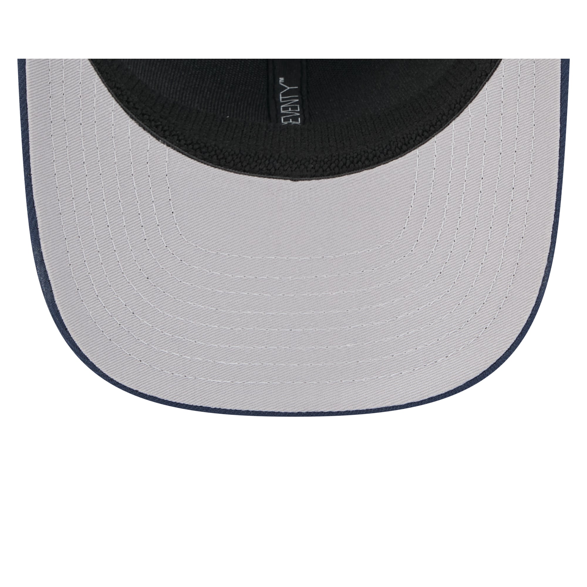 Tennessee Titans New Era 2025 NFL Team Collection 9SEVENTY Stretch Snap Trucker Cap Navy - STADIUMDREAMS