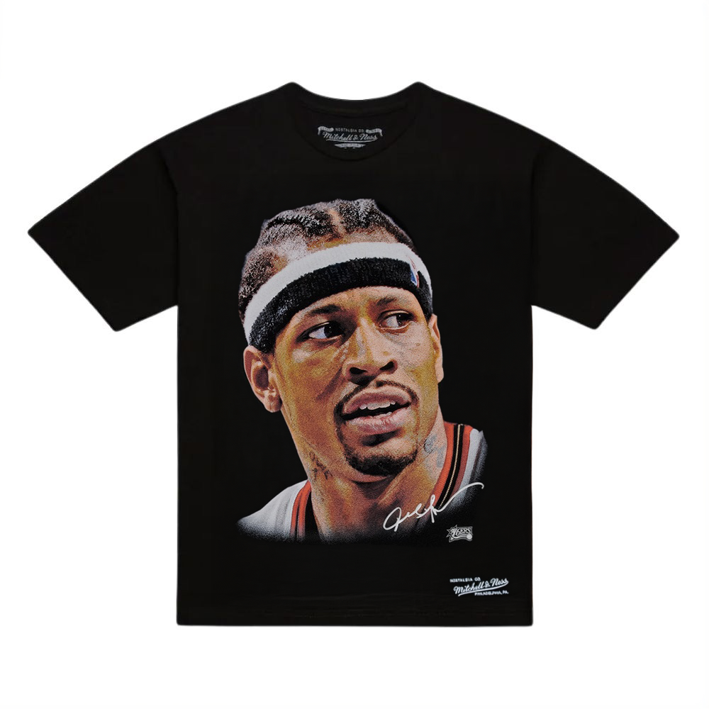 Allen Iverson #3 Philadelphia 76ers Mitchell & Ness Real Big Face NBA T-Shirt Schwarz - STADIUMDREAMS