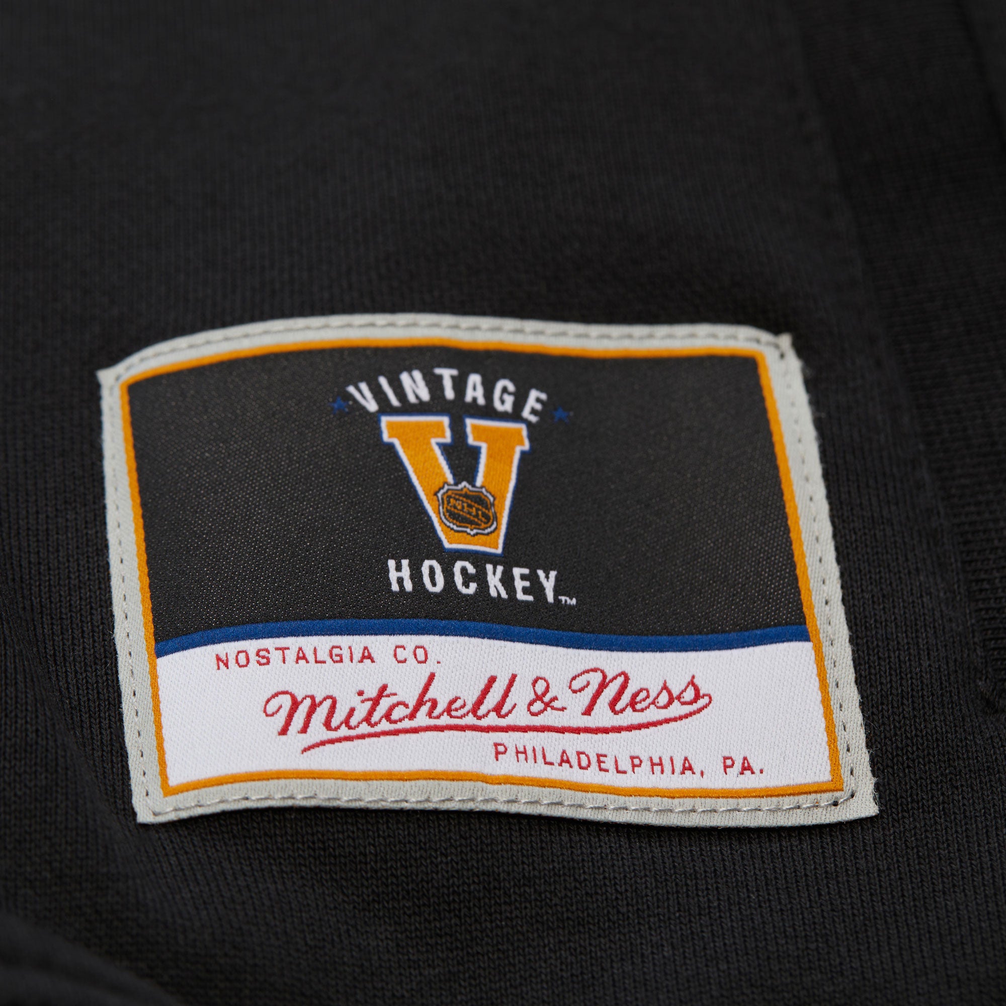 Philadelphia Flyers Mitchell & Ness Backprint Oversweep NHL Crewneck Pullover Schwarz - STADIUMDREAMS