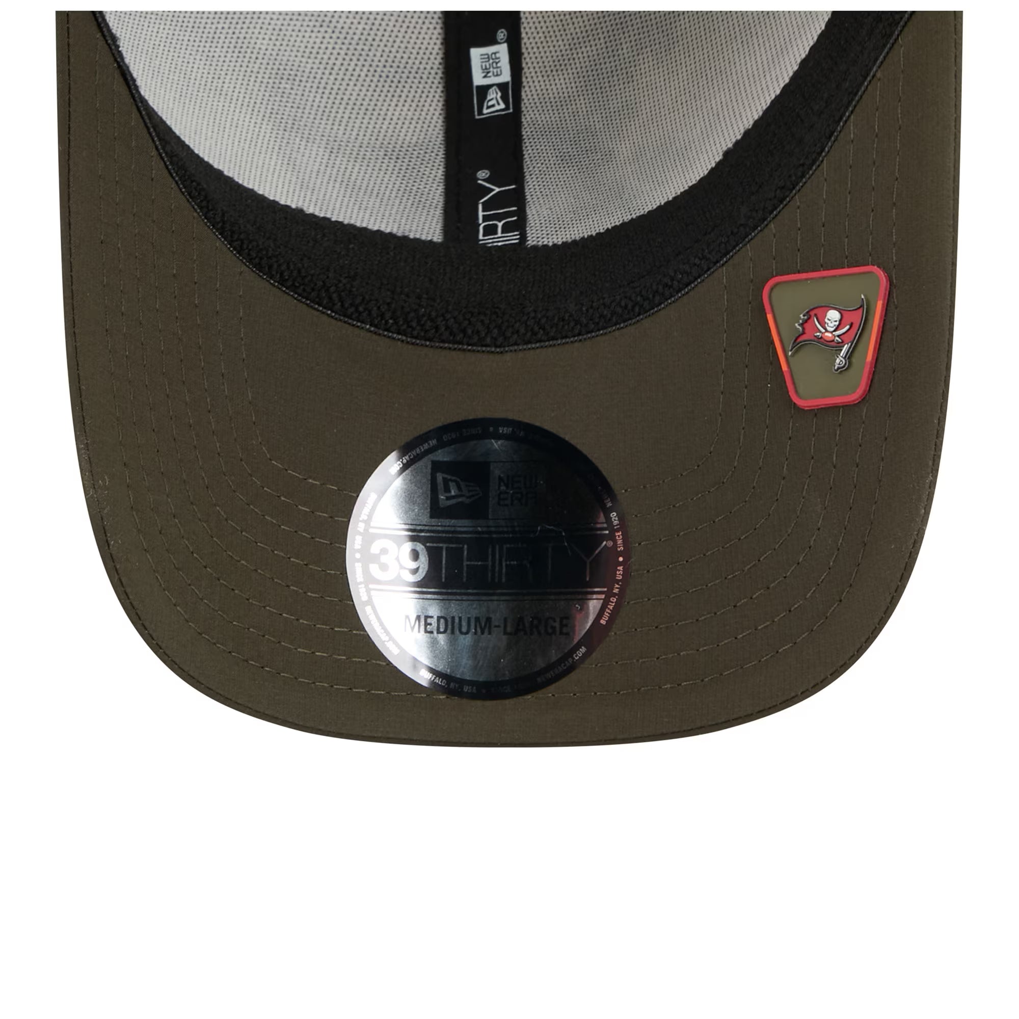 Tampa Bay Buccaneers New Era 2025 NFL Salute to Service 39THIRTY Flex Fit Cap Camouflage