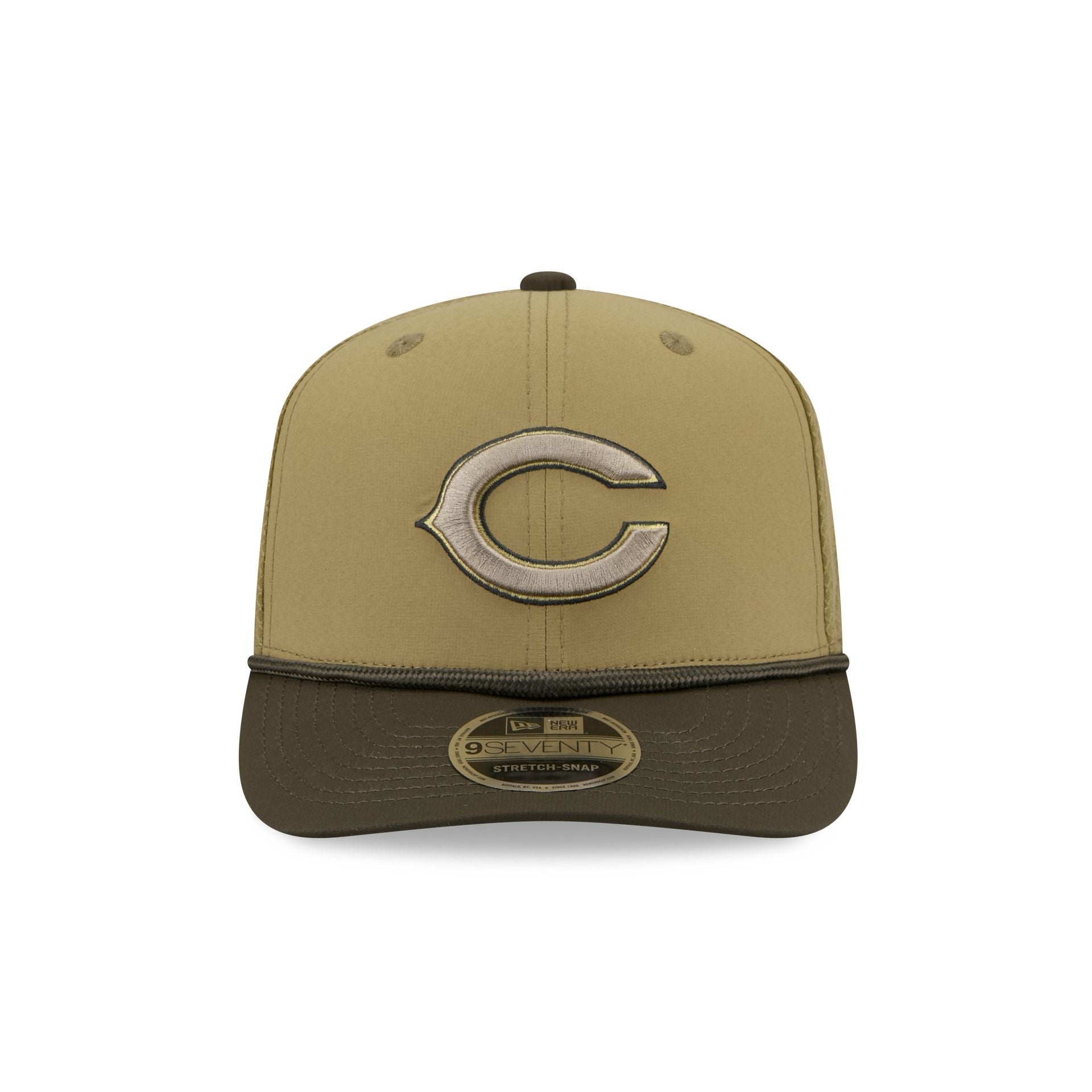 Chicago Bears New Era 2025 NFL Salute to Service 9SEVENTY Trucker Cap Grün - STADIUMDREAMS
