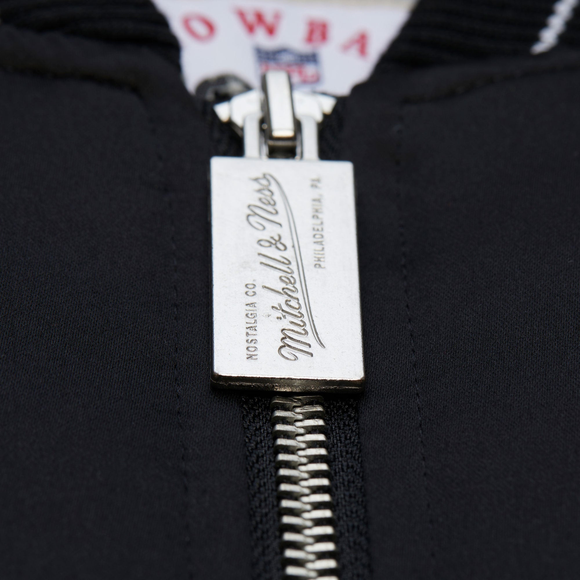 Las Vegas Raiders Mitchell & Ness Throwback Vintage Heavyweight Satin NFL Jacke Schwarz - STADIUMDREAMS