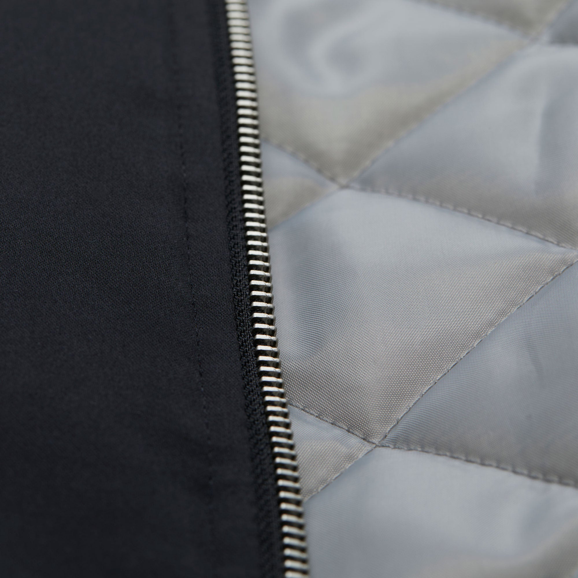 Las Vegas Raiders Mitchell & Ness Throwback Vintage Heavyweight Satin NFL Jacke Schwarz - STADIUMDREAMS