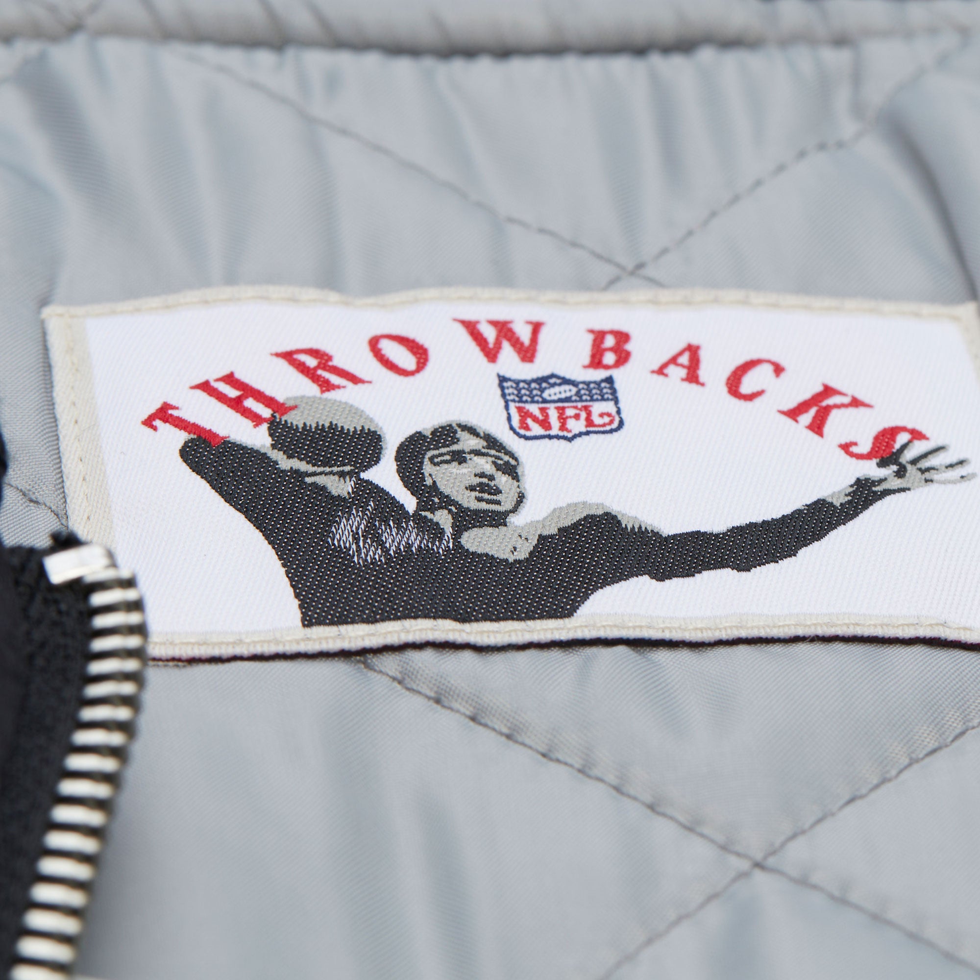 Las Vegas Raiders Mitchell & Ness Throwback Vintage Heavyweight Satin NFL Jacke Schwarz - STADIUMDREAMS