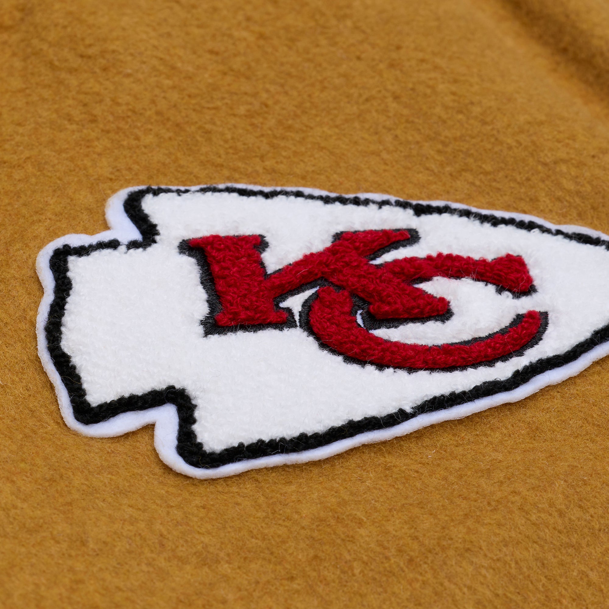 Kansas City Chiefs Mitchell & Ness Dusted Collection Premium Patches NFL College Jacke Beige