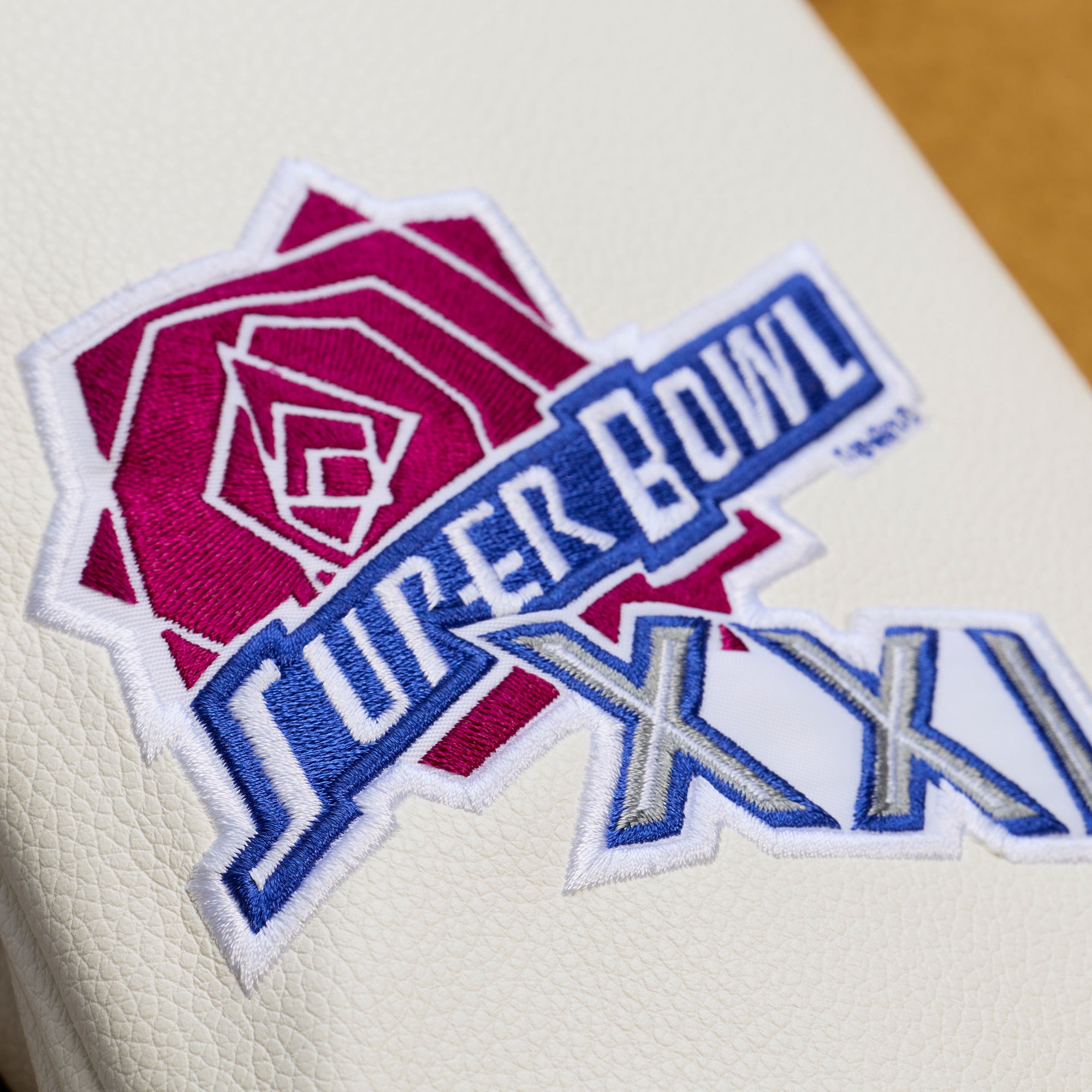 New York Giants Mitchell & Ness Dusted Collection Premium Patches NFL College Jacke Beige