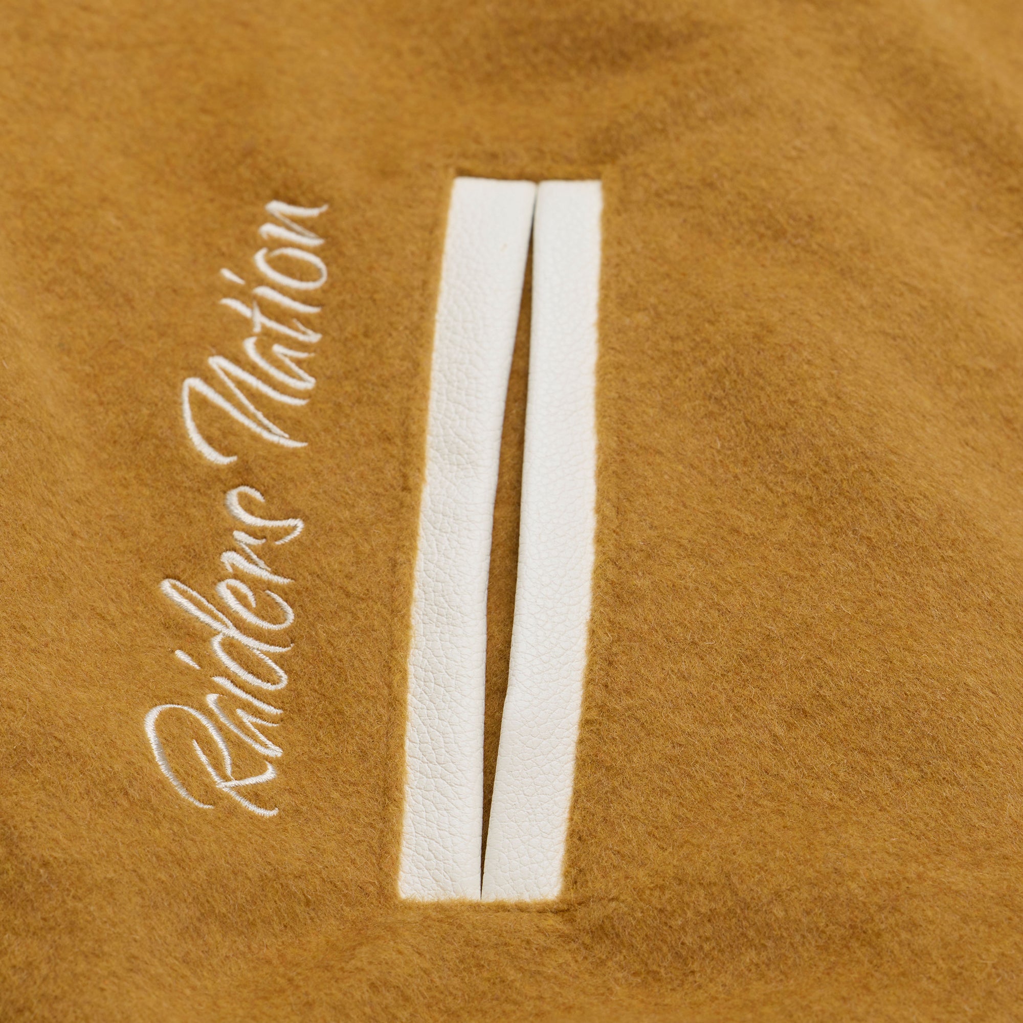 Las Vegas Raiders Mitchell & Ness Dusted Collection Premium Patches NFL College Jacke Beige