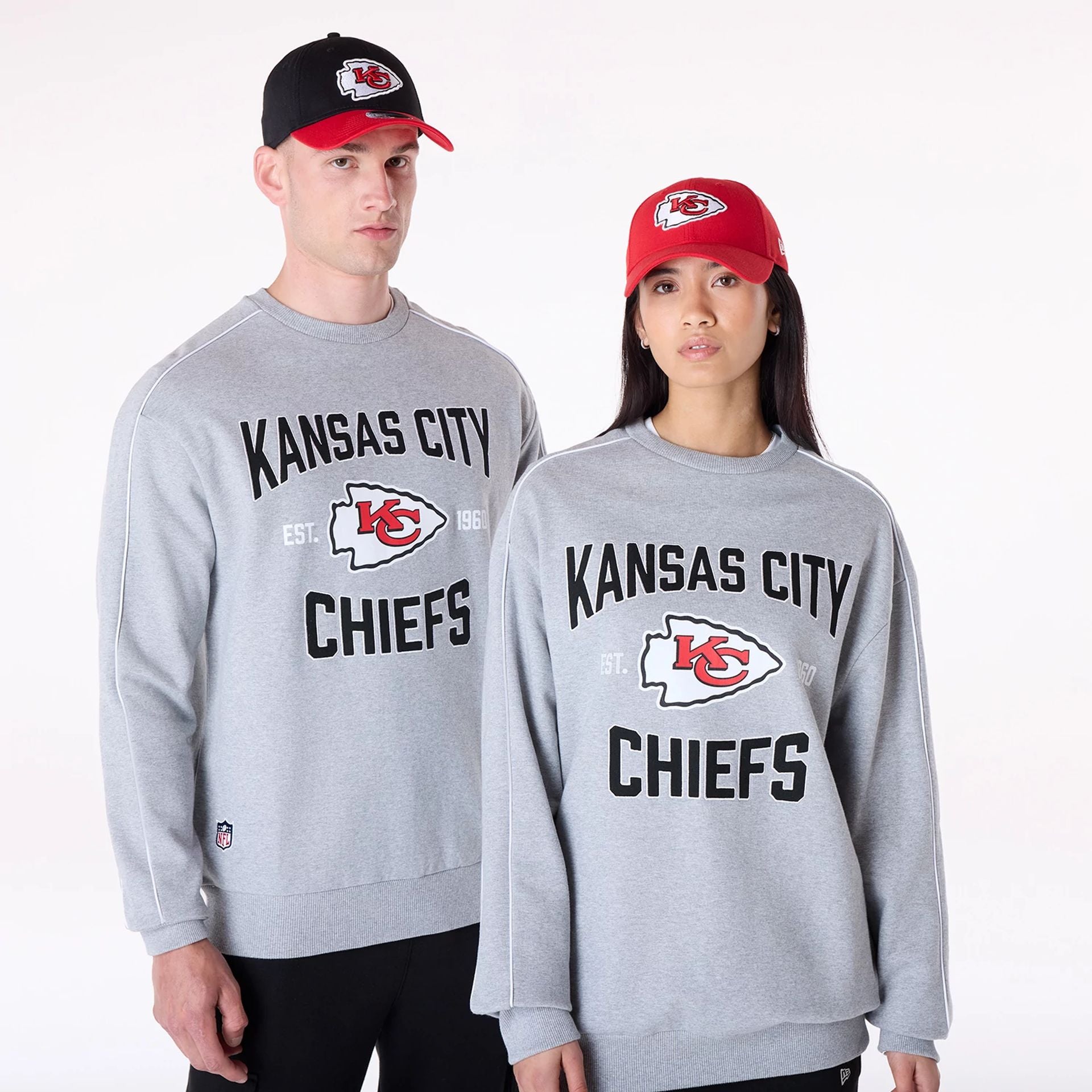 Kansas City Chiefs New Era Graphic Crewneck NFL Pullover Grau - STADIUMDREAMS