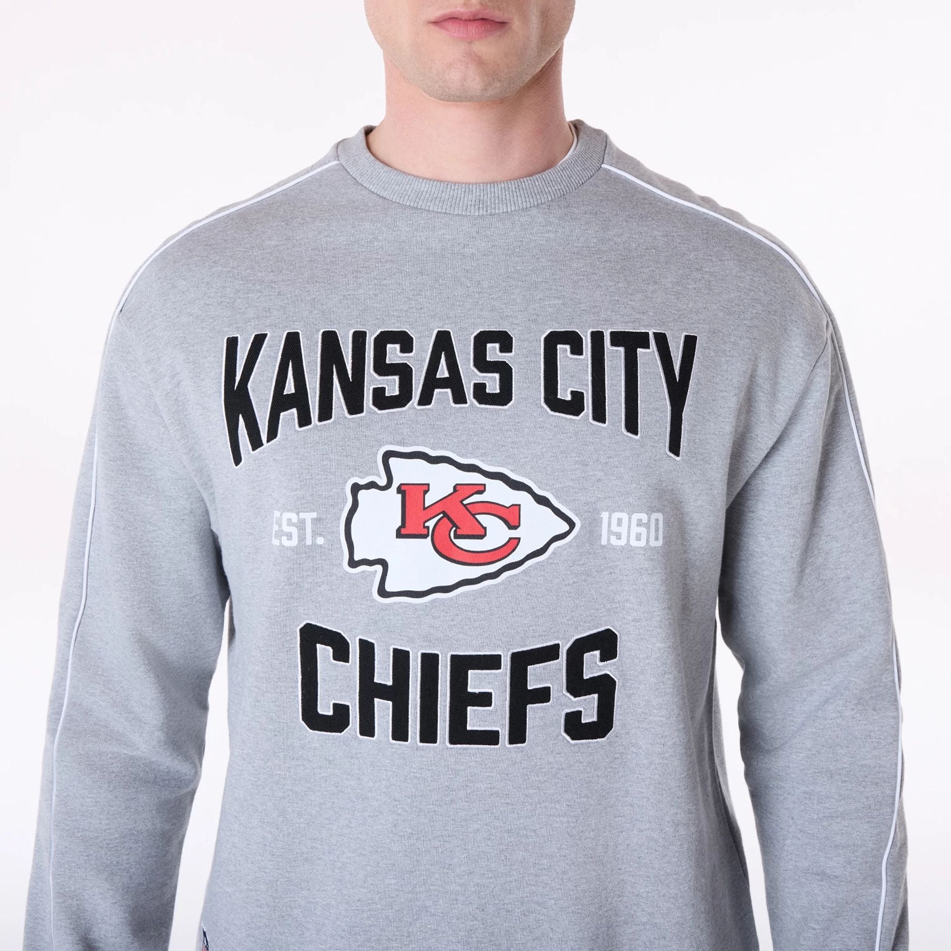 Kansas City Chiefs New Era Graphic Crewneck NFL Pullover Grau - STADIUMDREAMS