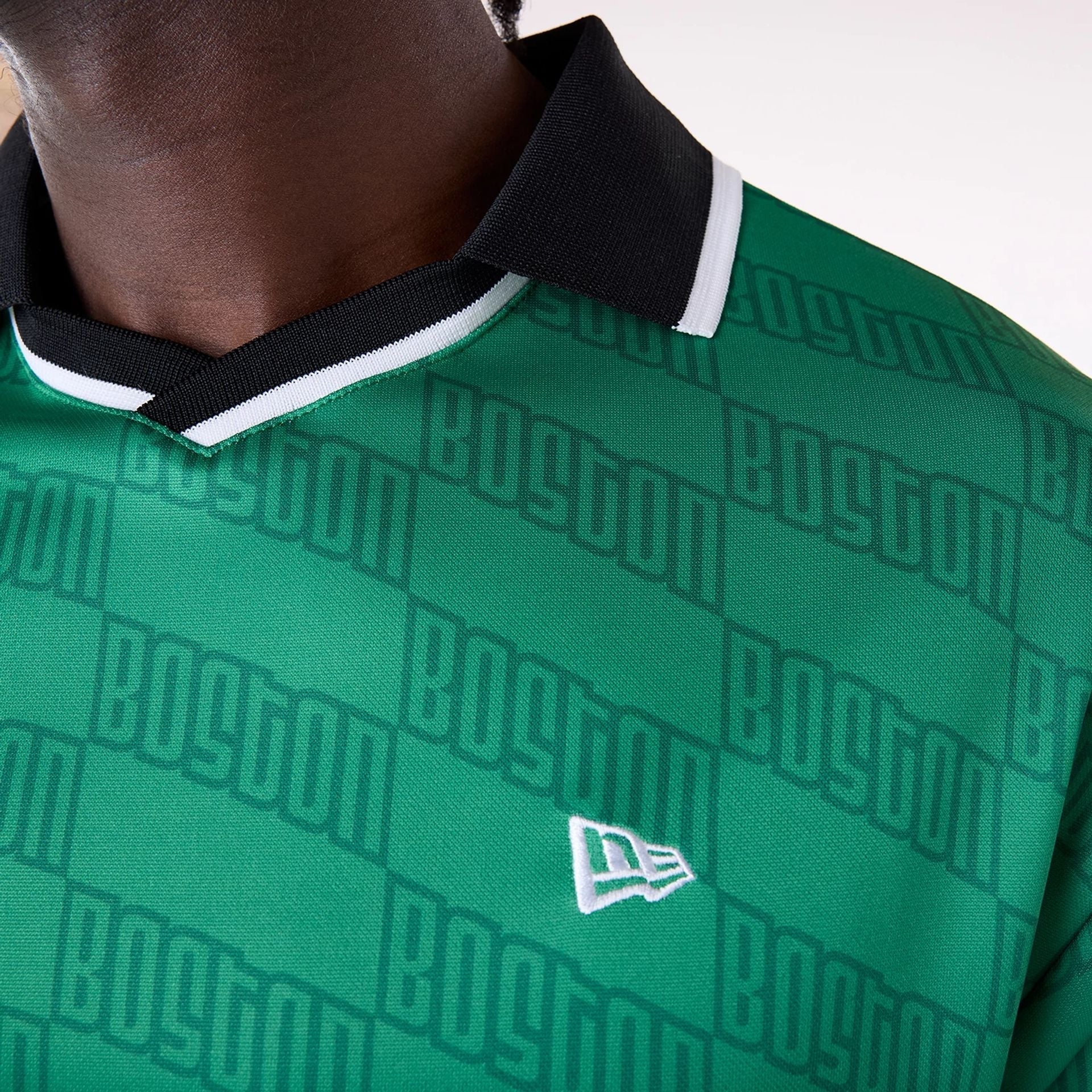 Boston Celtics New Era Soccer Style Oversized NBA T-Shirt Grün - STADIUMDREAMS