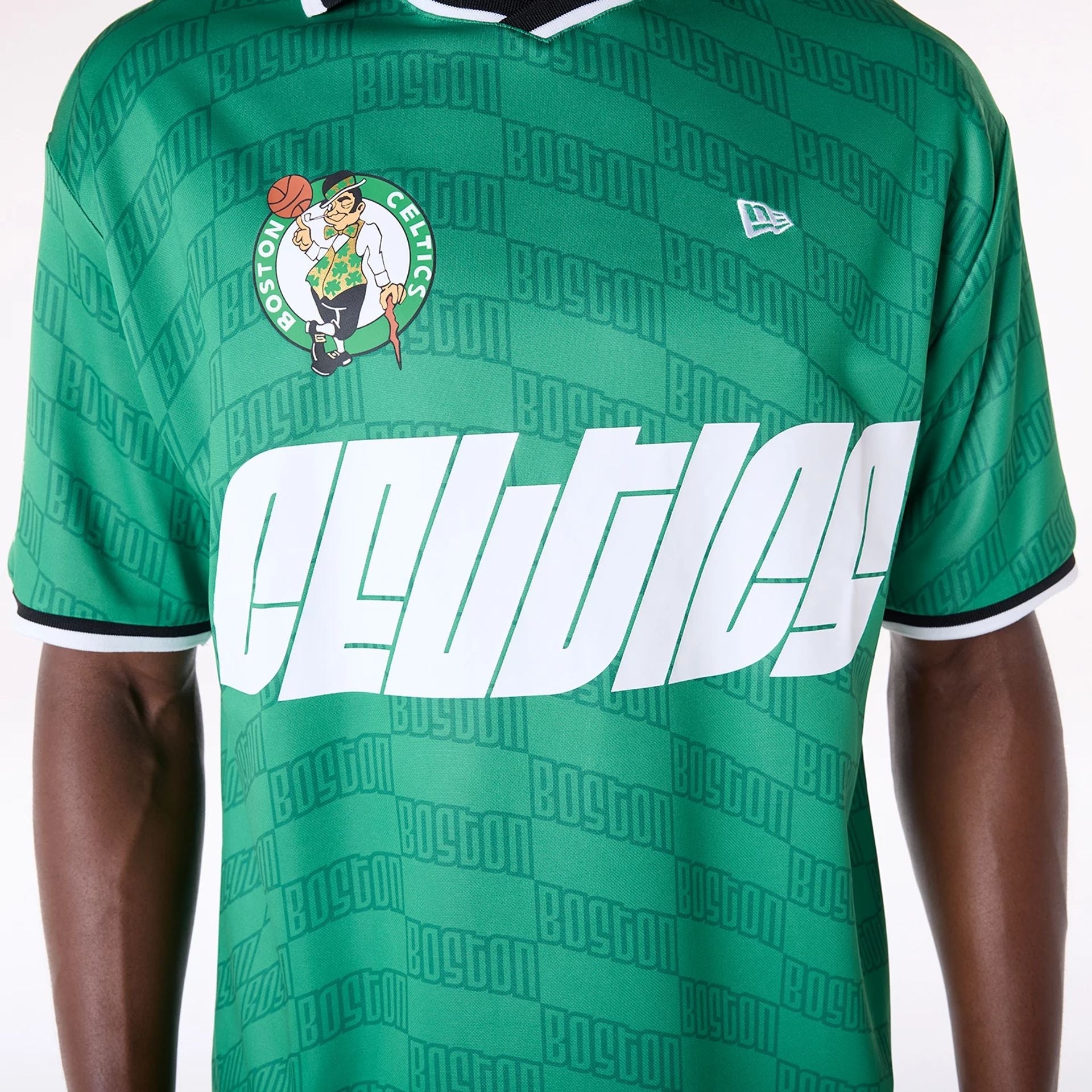 Boston Celtics New Era Soccer Style Oversized NBA T-Shirt Grün - STADIUMDREAMS