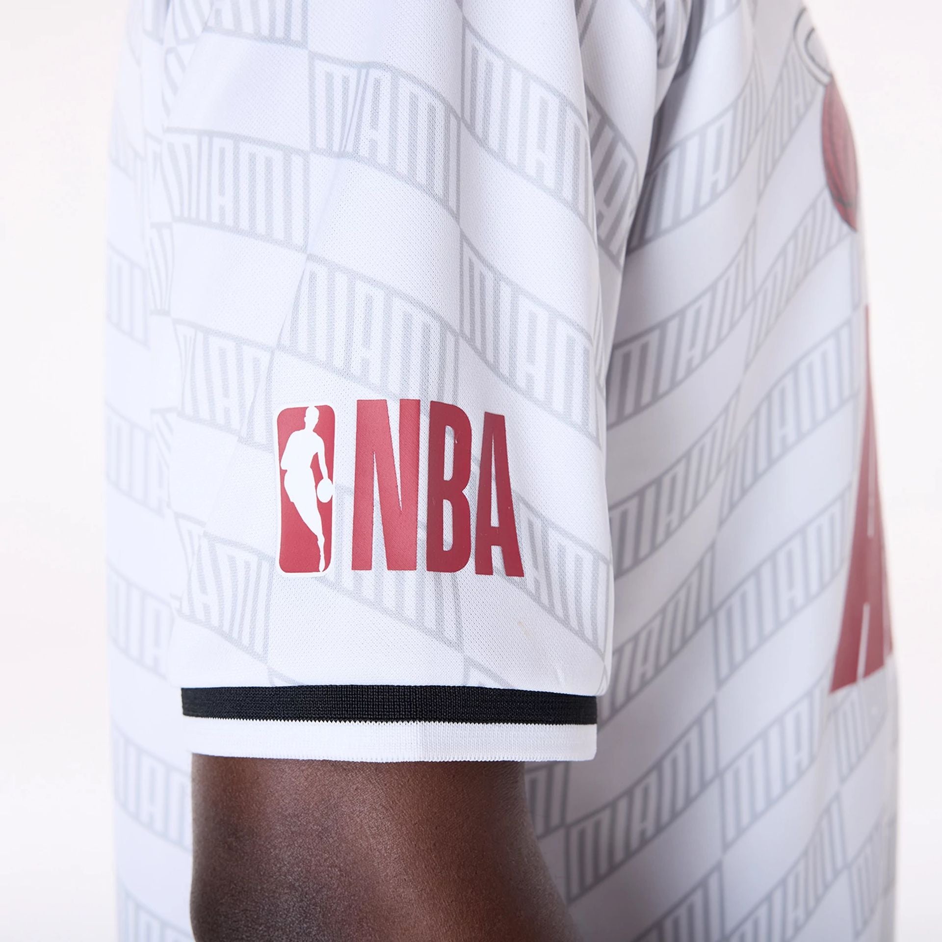 Miami Heat New Era Soccer Style Oversized NBA T-Shirt Weiß - STADIUMDREAMS