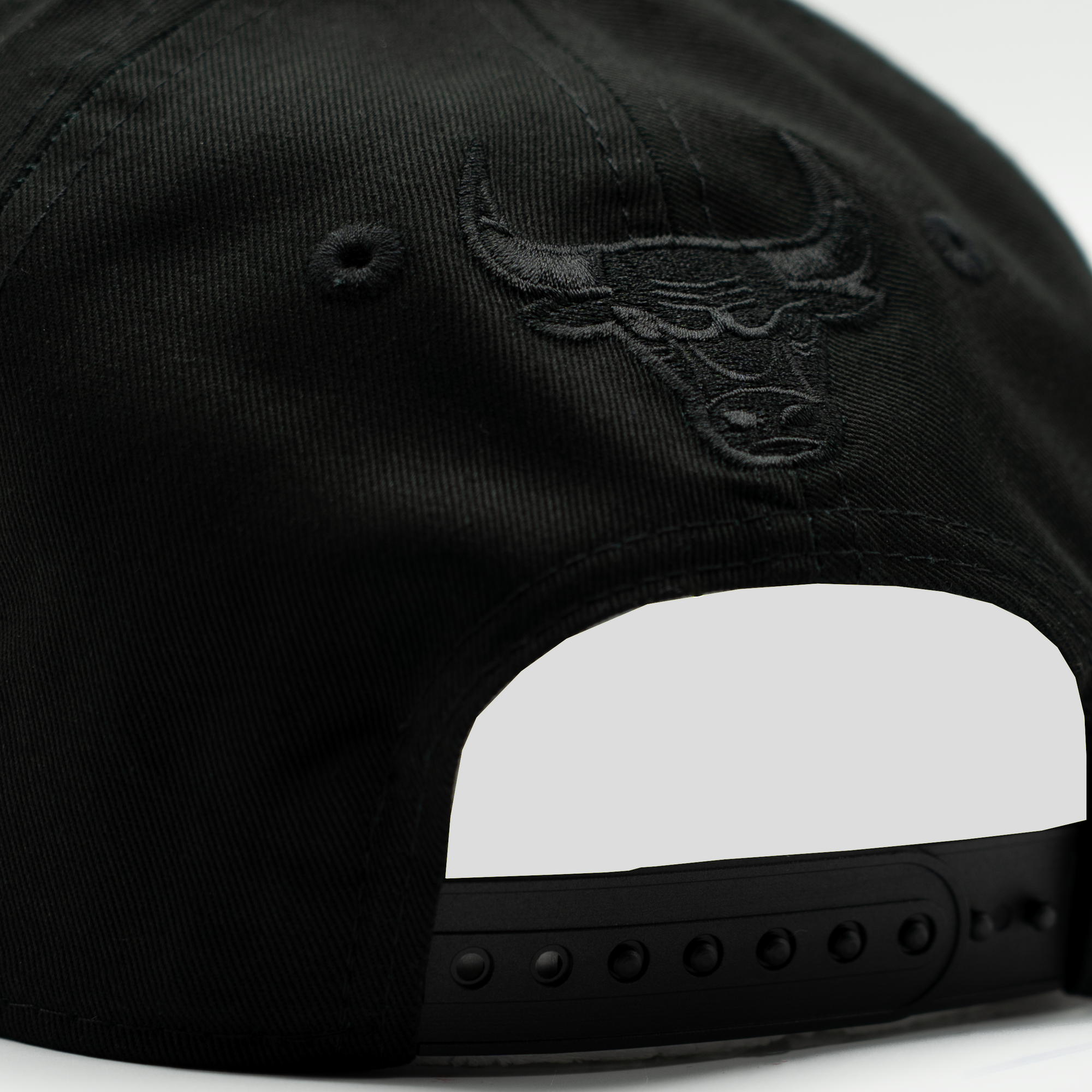 Chicago Bulls Upside Down New Era 9FORTY A-Frame NBA Cap Schwarz StadiumDreams Exclusive - STADIUMDREAMS