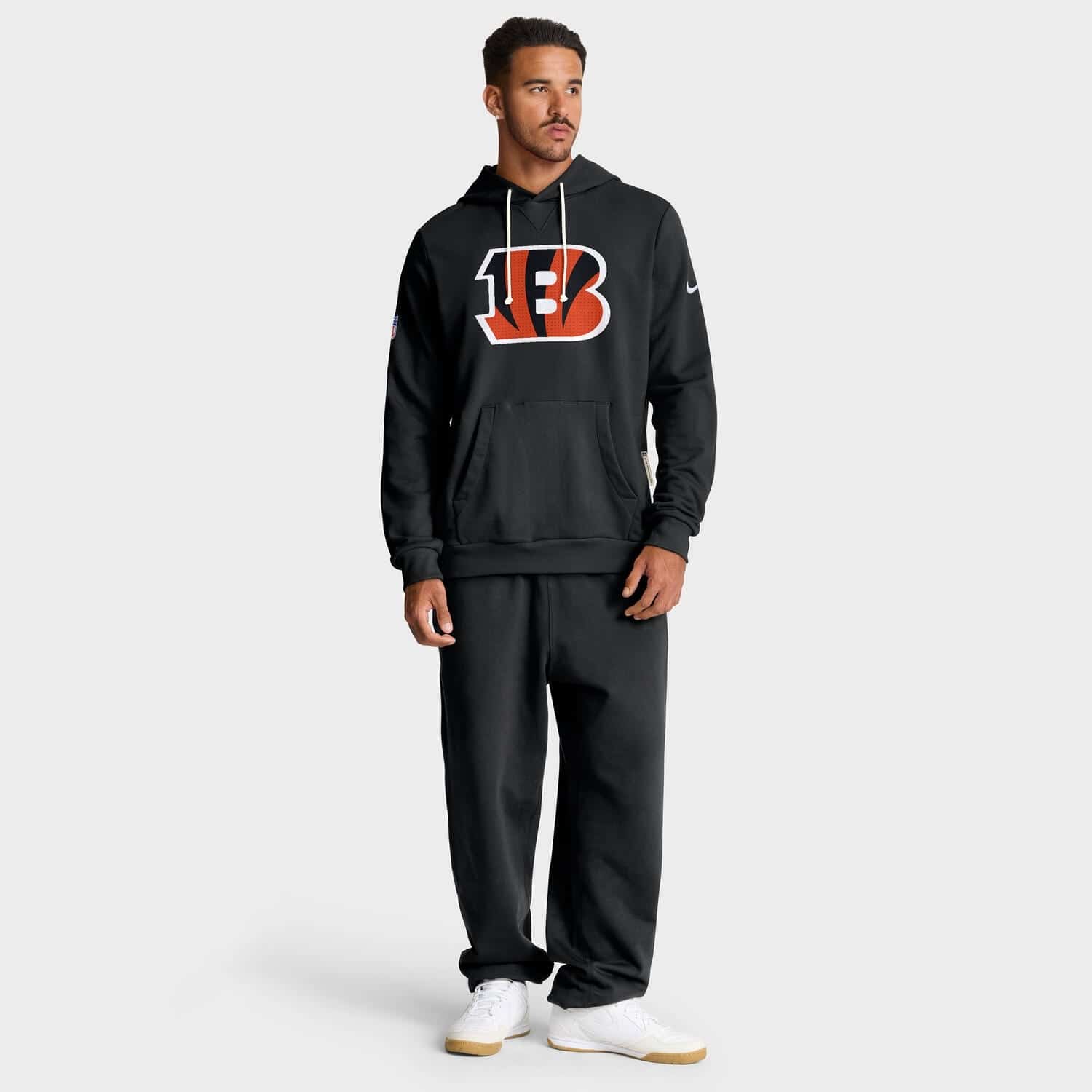Cincinnati Bengals 2025 NFL Sideline Nike Standard Issue Hoodie Schwarz
