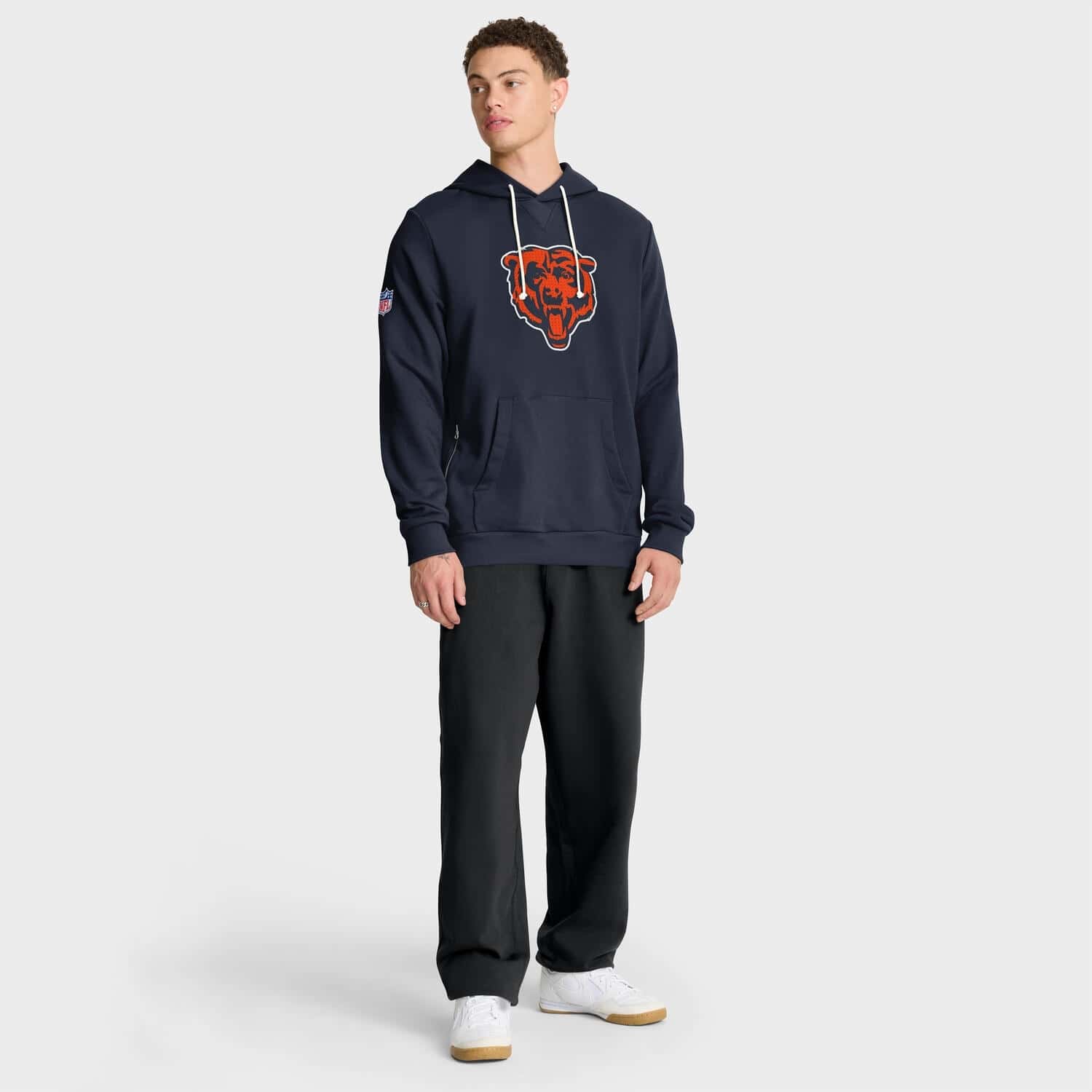 Chicago Bears 2025 NFL Sideline Nike Standard Issue Hoodie Navy - STADIUMDREAMS