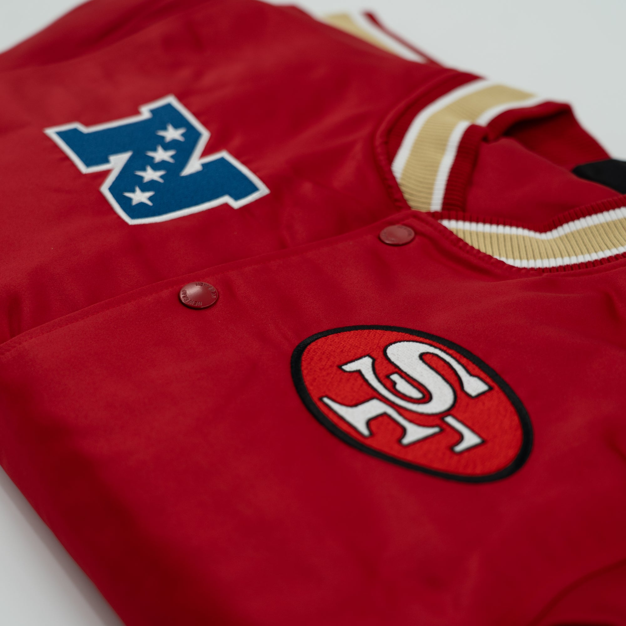 San Francisco 49ers New Era USA EDITION Stitched Satin NFL Jacke Rot