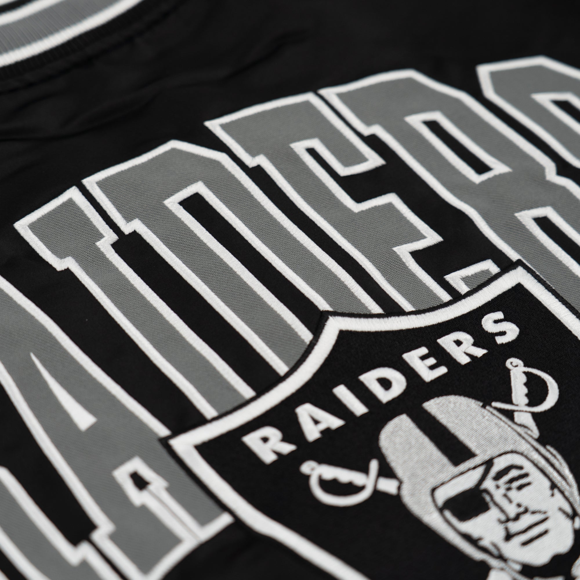Las Vegas Raiders New Era USA EDITION Stitched Satin NFL Jacke Schwarz