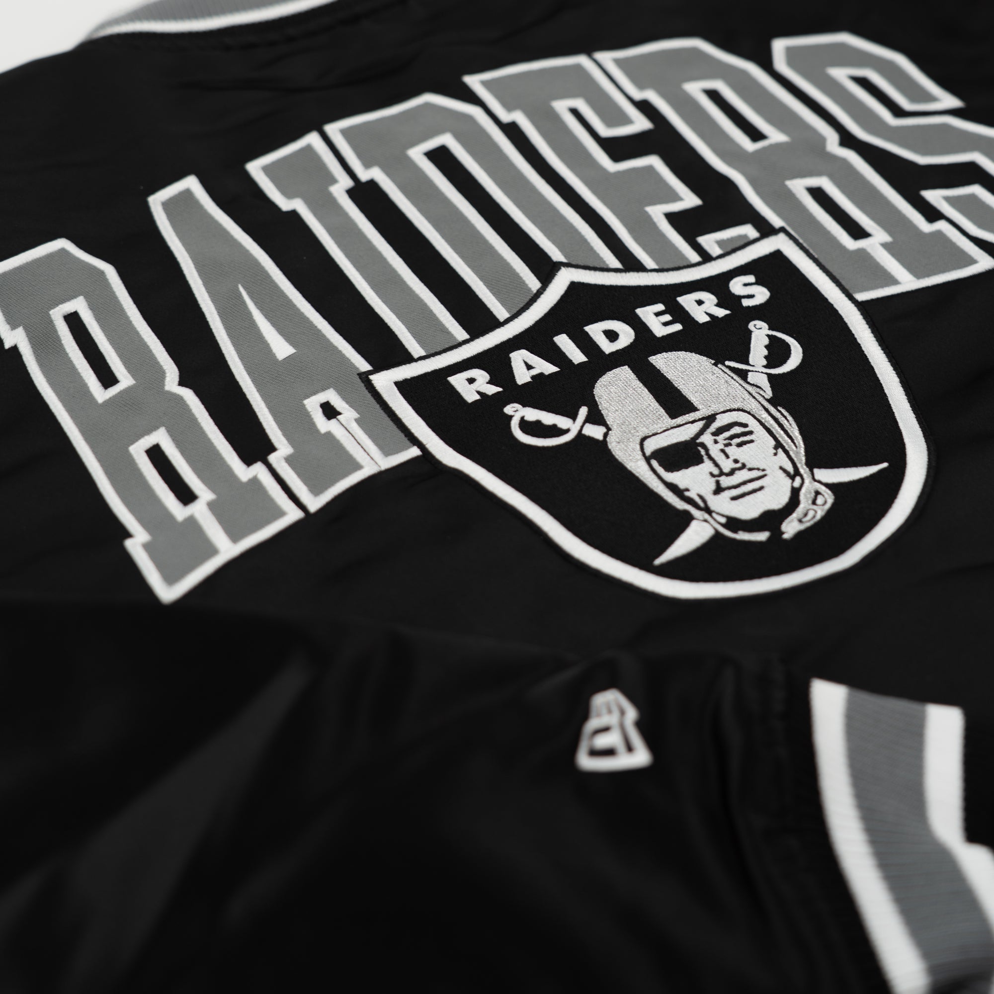 Las Vegas Raiders New Era USA EDITION Stitched Satin NFL Jacke Schwarz