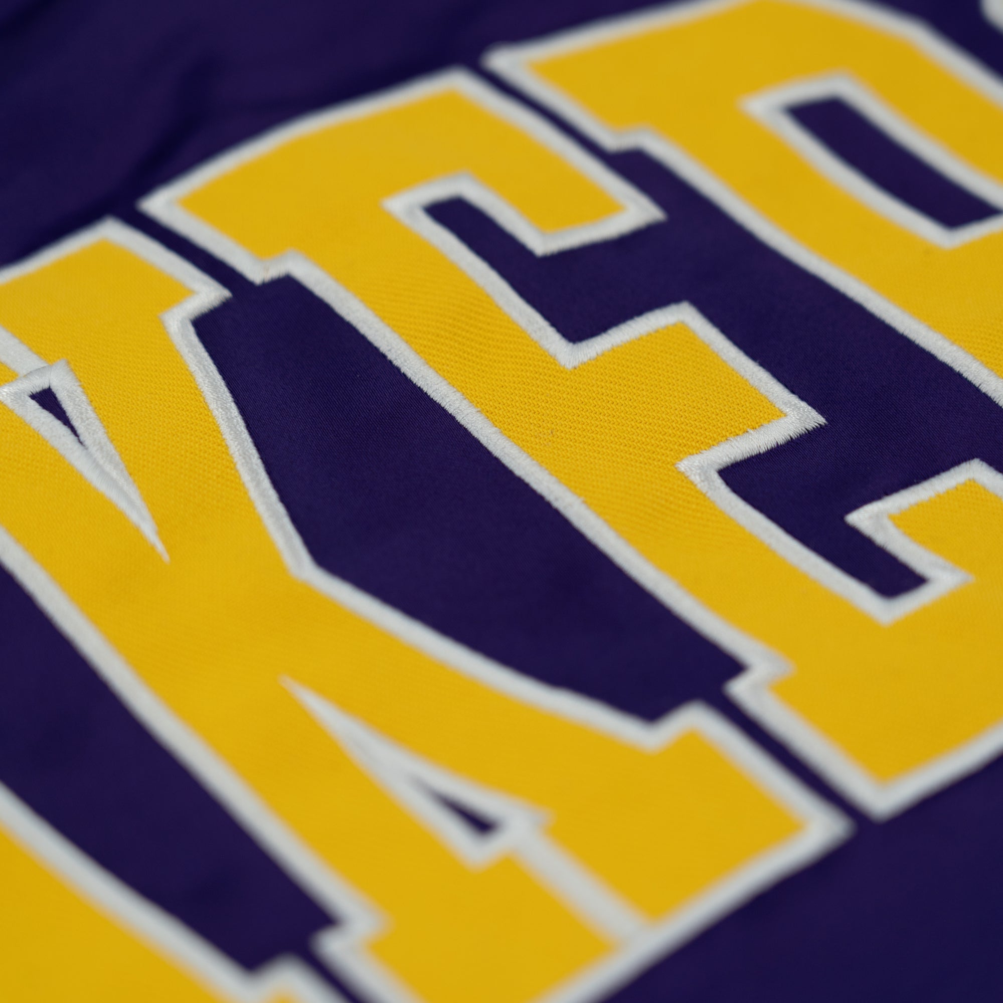 Los Angeles Lakers New Era USA EDITION Stitched Satin NBA Jacke Lila - STADIUMDREAMS