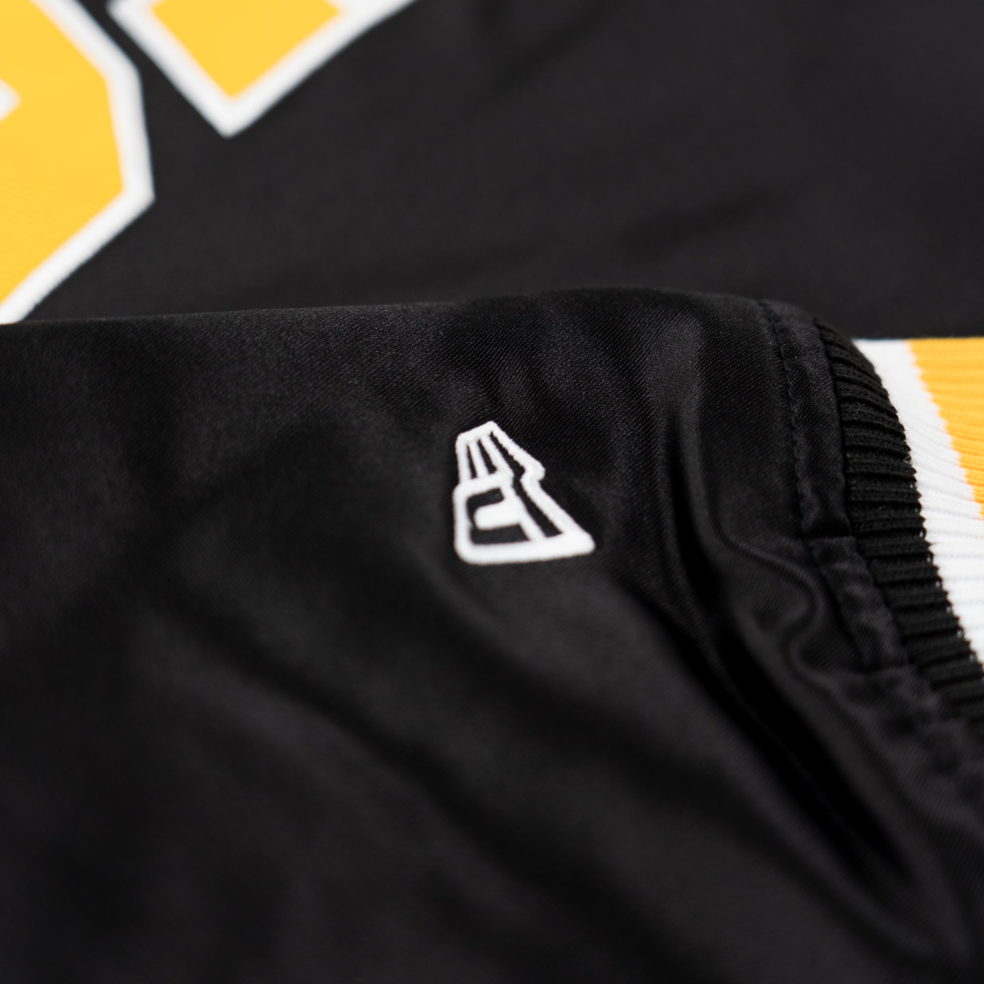 Boston Bruins New Era USA EDITION Stitched Satin NHL Jacke Schwarz