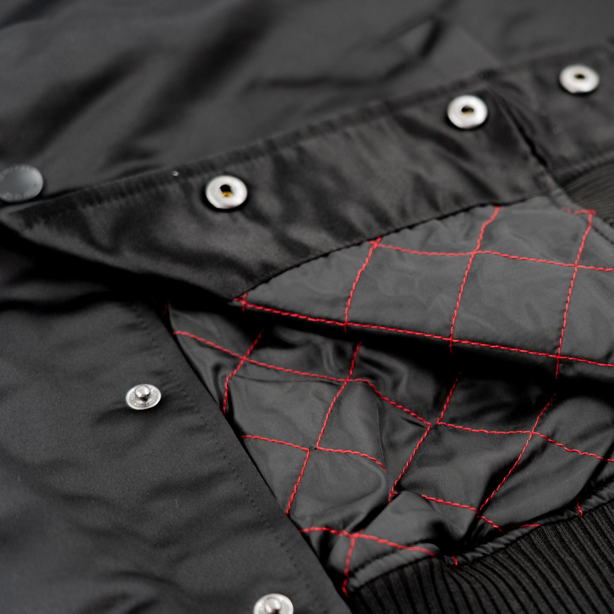 Chicago Bulls New Era USA EDITION Stitched Satin NBA Jacke Schwarz