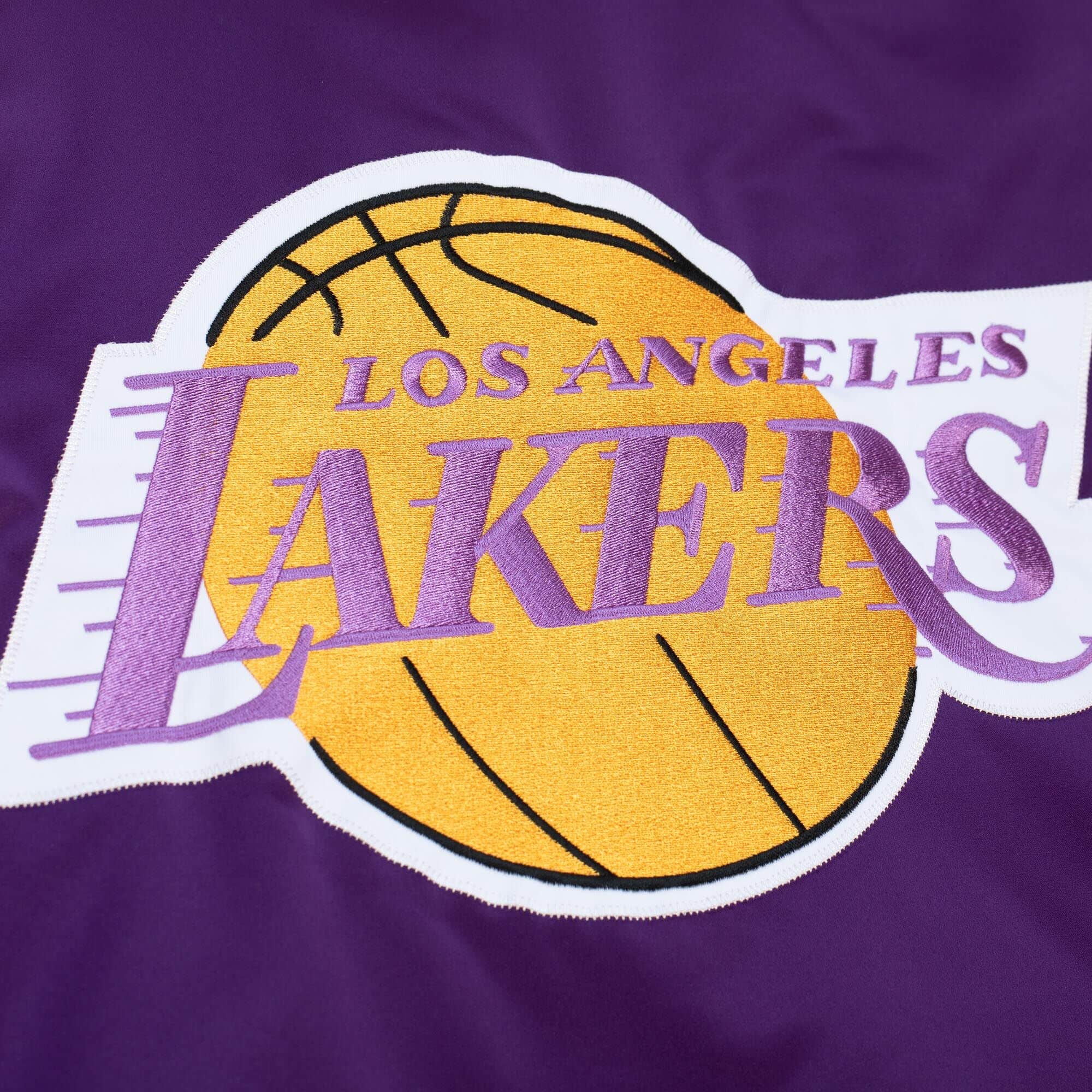Los Angeles Lakers NBA Heavyweight Satin Jacke lila - STADIUMDREAMS