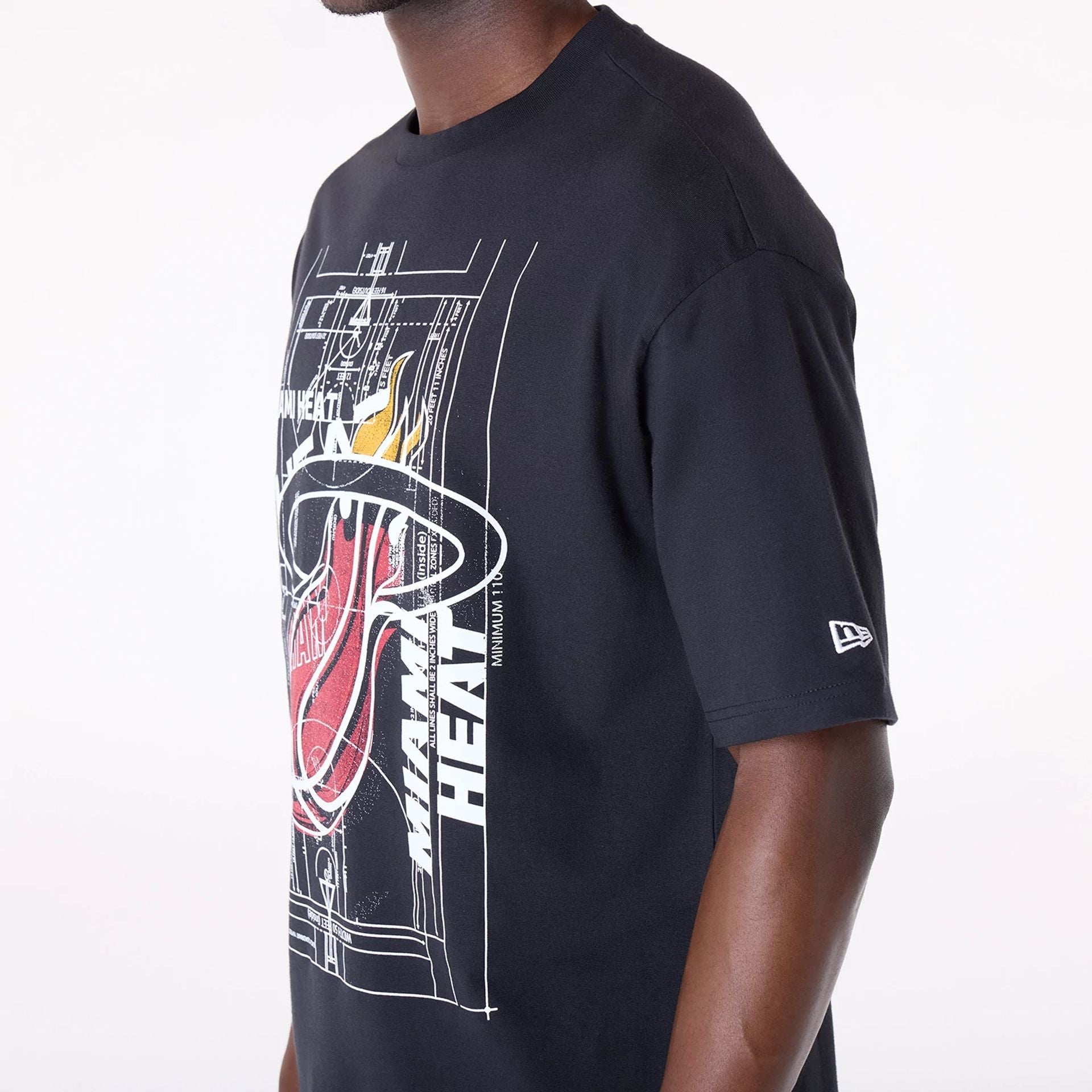 Miami Heat New Era Court Graphic NBA T-Shirt Schwarz - STADIUMDREAMS