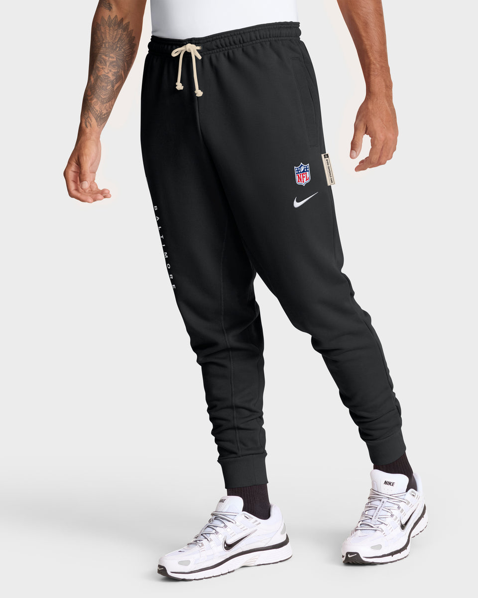 Baltimore Ravens 2025 NFL Sideline Nike Standard Issue Sweatpants Jogginghose Schwarz
