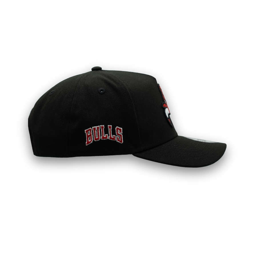 Chicago Bulls Logo Upside Down New Era 9FORTY A-Frame NBA Cap Schwarz StadiumDreams Exclusive