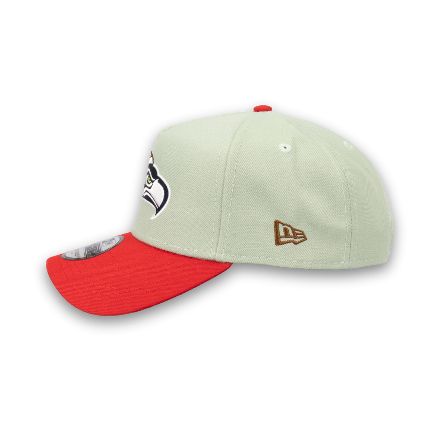 Seattle Seahawks Christmas Edition New Era 9FORTY A-Frame NFL Cap Grün StadiumDreams Exclusive