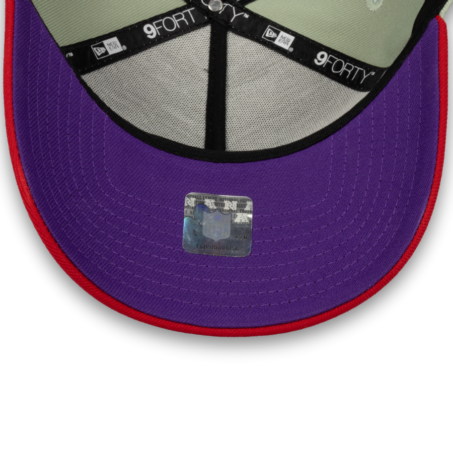 Seattle Seahawks Christmas Edition New Era 9FORTY A-Frame NFL Cap Grün StadiumDreams Exclusive