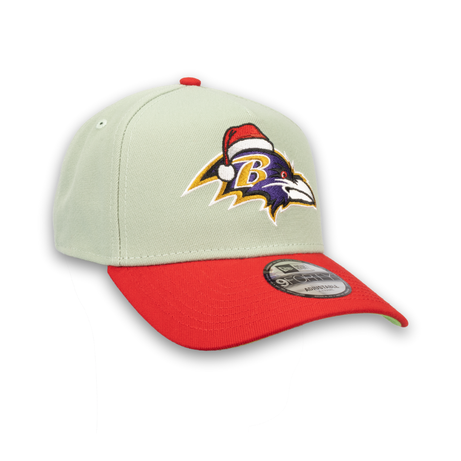 Baltimore Ravens Christmas Edition New Era 9FORTY A-Frame NFL Cap Grün StadiumDreams Exclusive