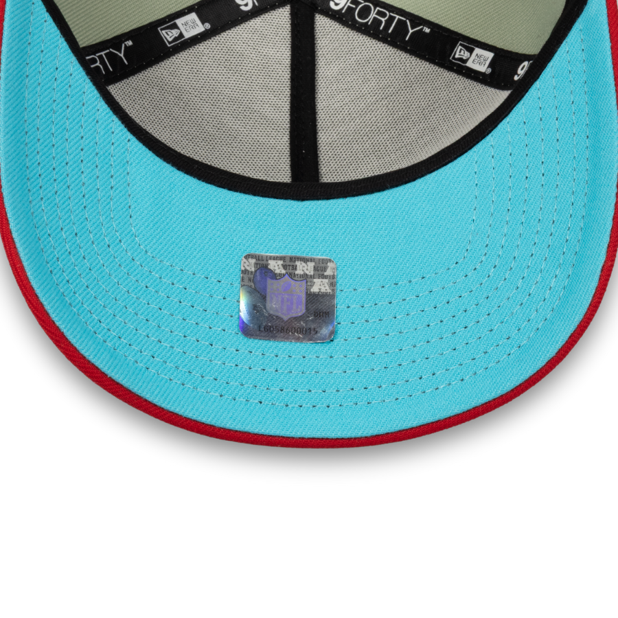 Philadelphia Eagles Christmas Edition New Era 9FORTY A-Frame NFL Cap Grün StadiumDreams Exclusive