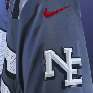 Nike Rivalries Trikot für Drake Maye #10, limitierte NFL-Edition in Blau, mit gesticktem Patriots-Design.