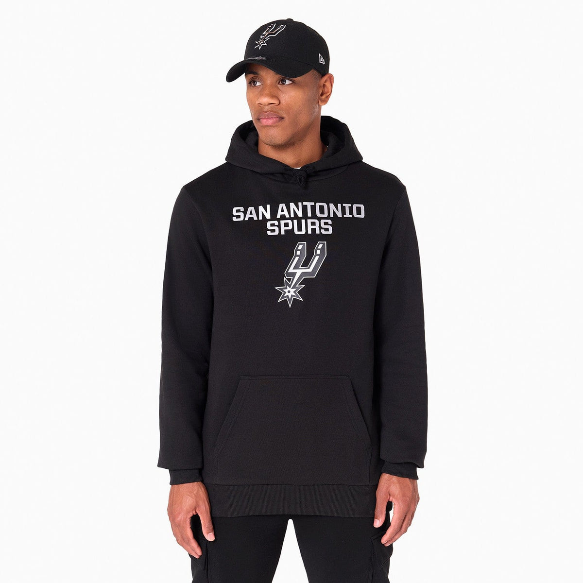 San Antonio Spurs Logo Hoodie NBA New Era Schwarz - STADIUMDREAMS