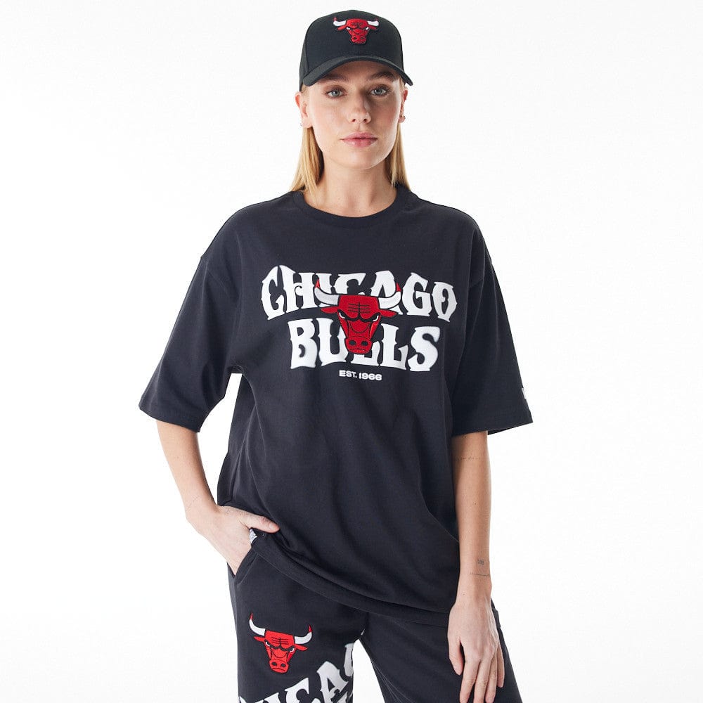 NBA CF GRPHC OS TEE CHIBUL  BLKWHI - STADIUMDREAMS